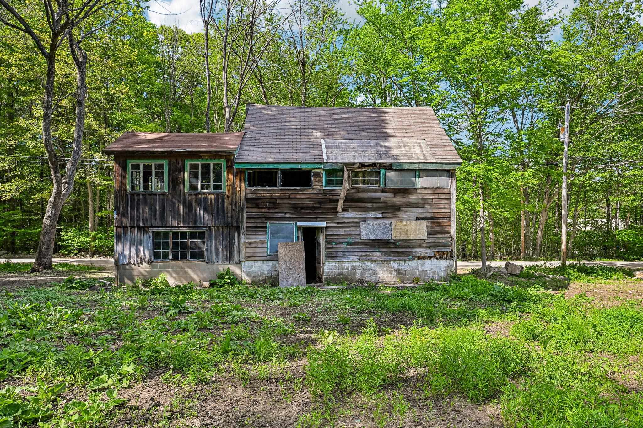 194 Currier Road Property Photo 1