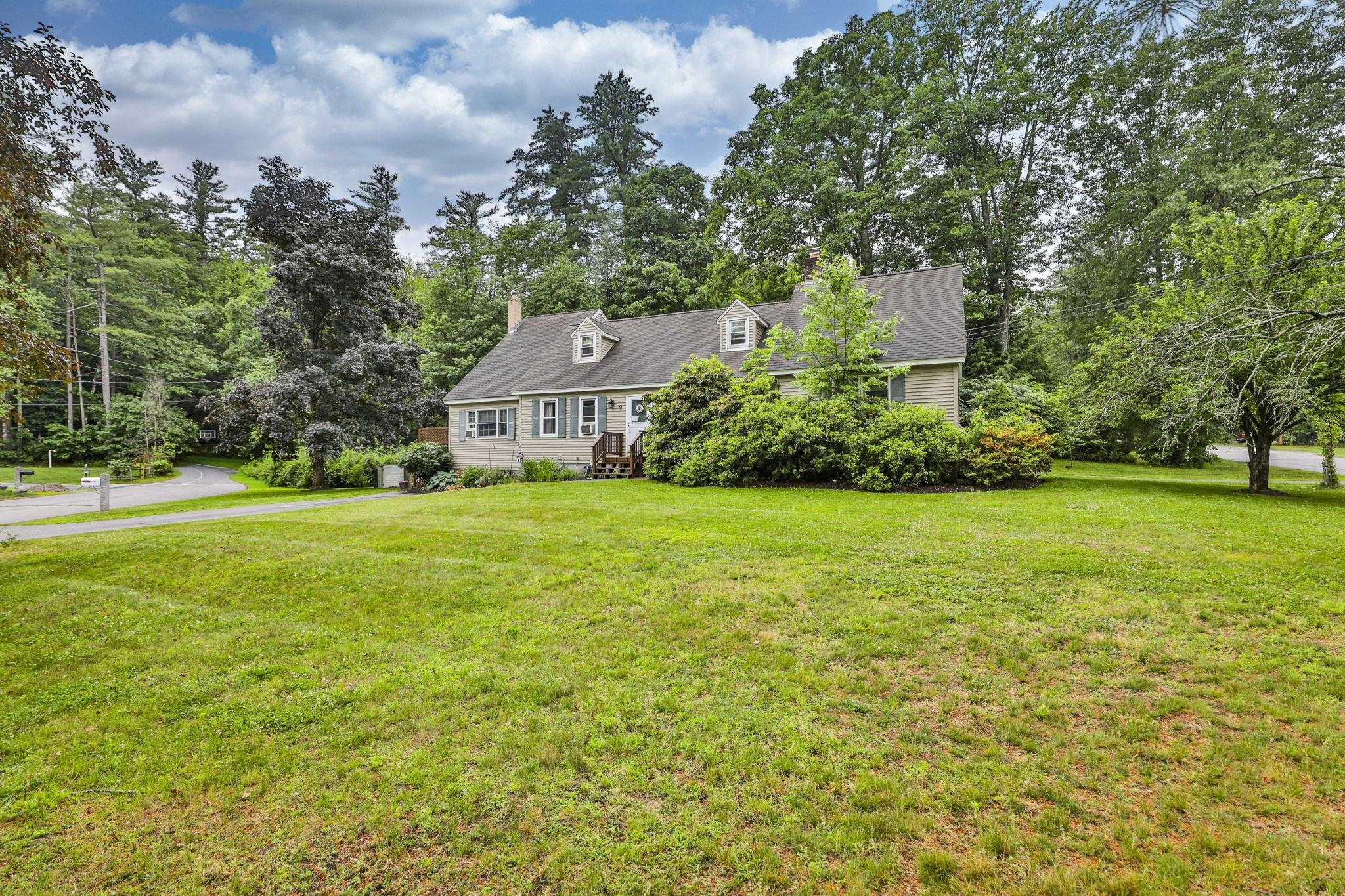 9 Candy Lane Property Photo 3