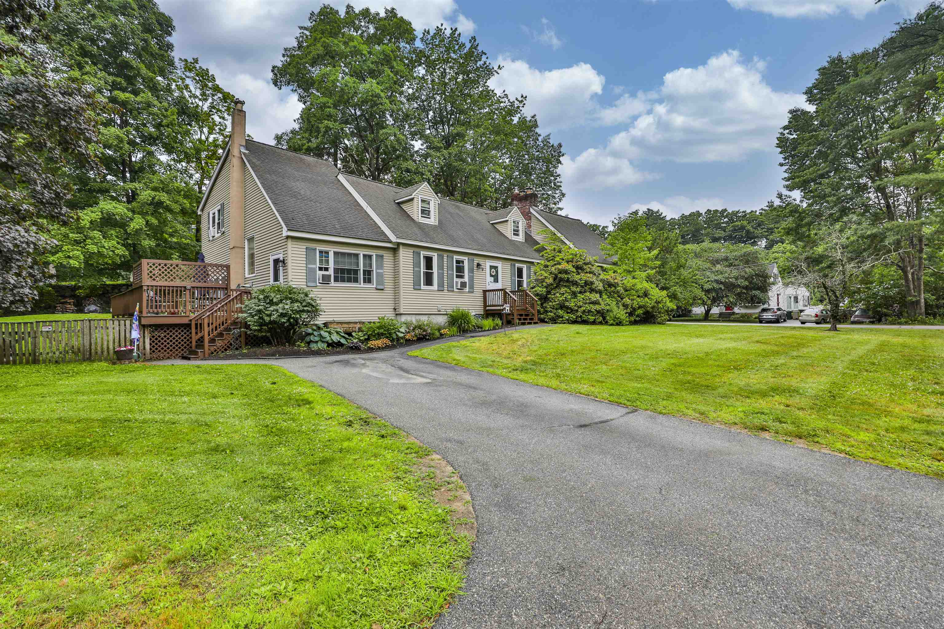 9 Candy Lane Property Photo 4