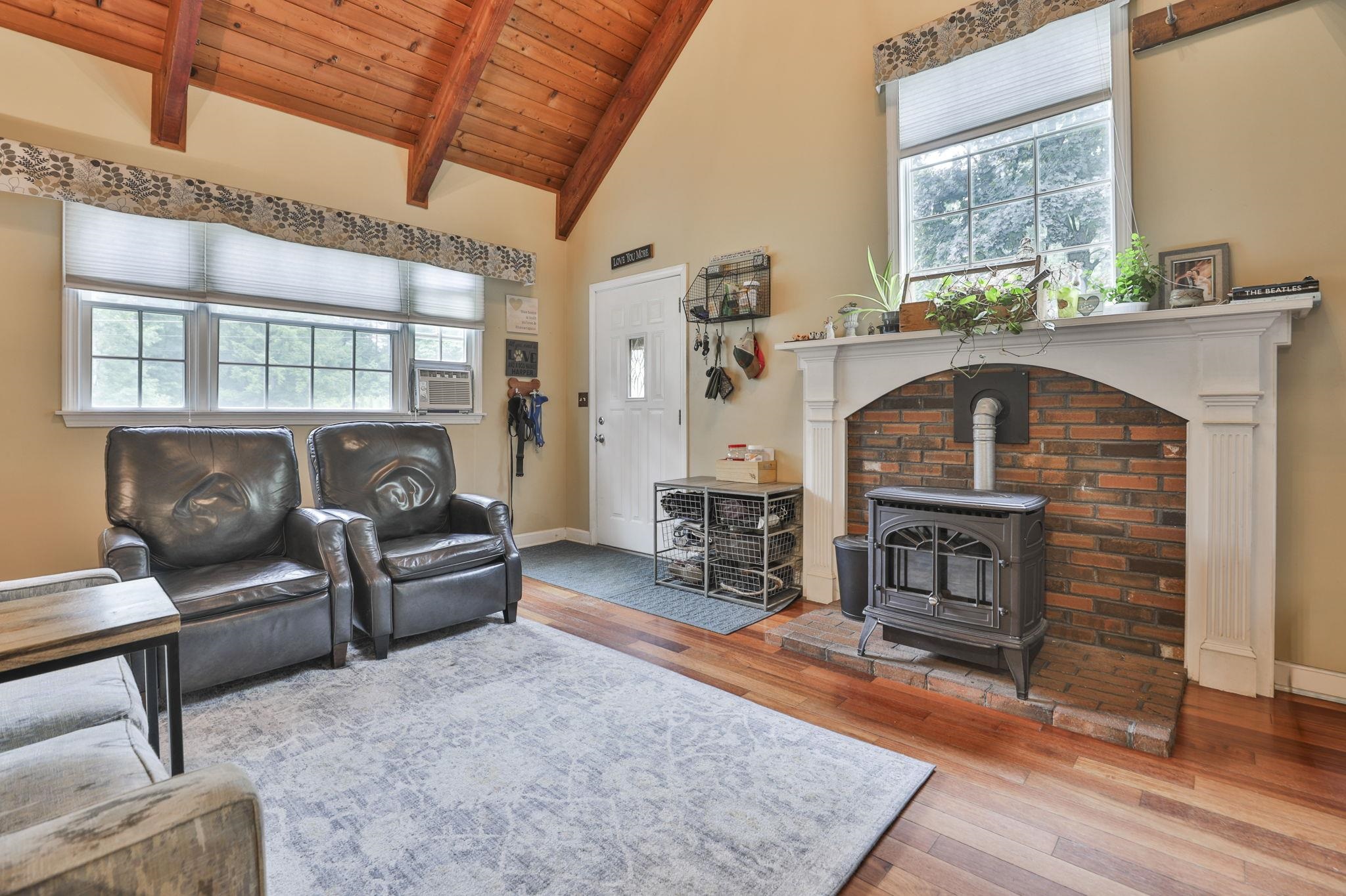9 Candy Lane Property Photo 22