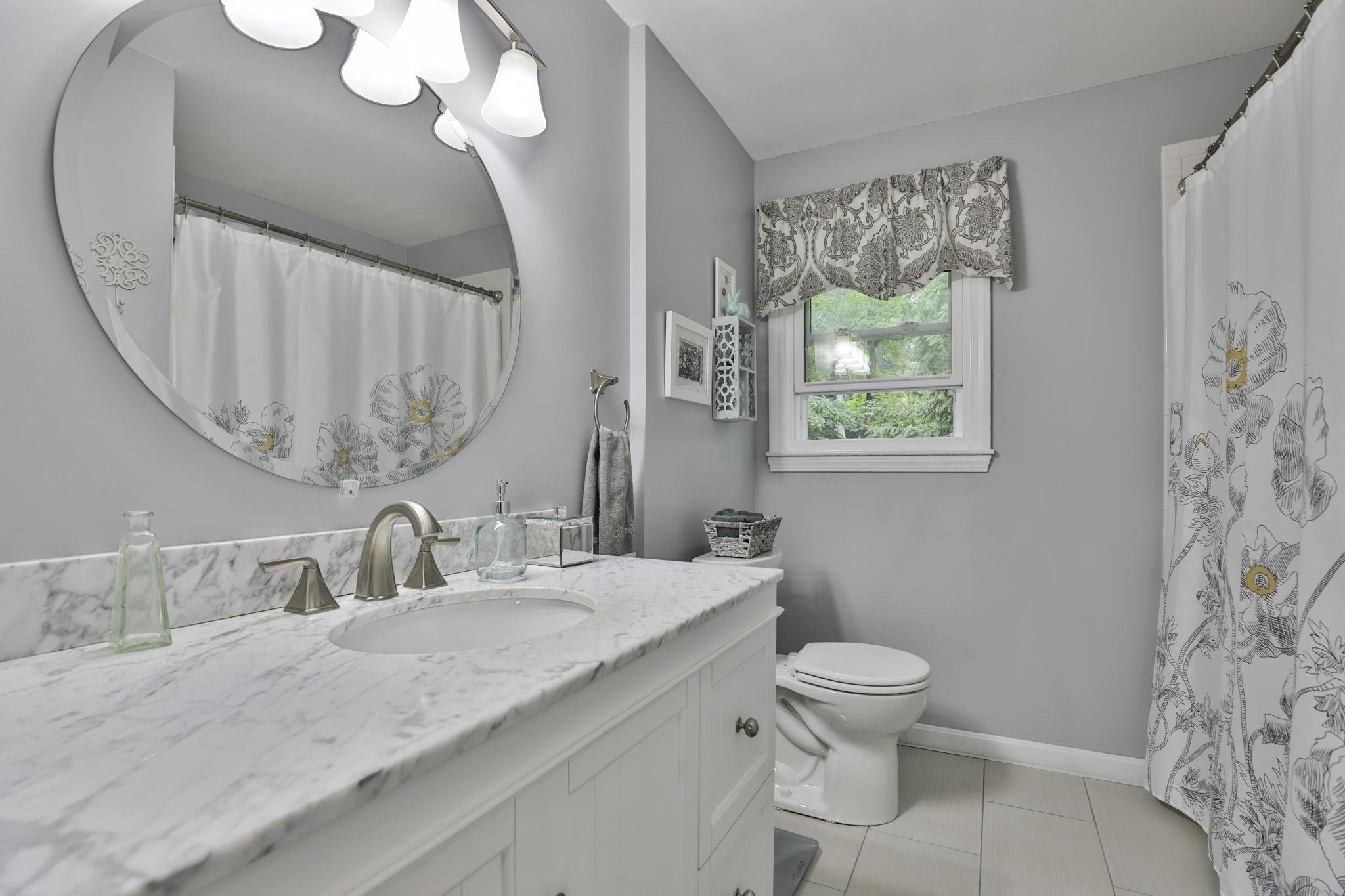 9 Candy Lane Property Photo 36