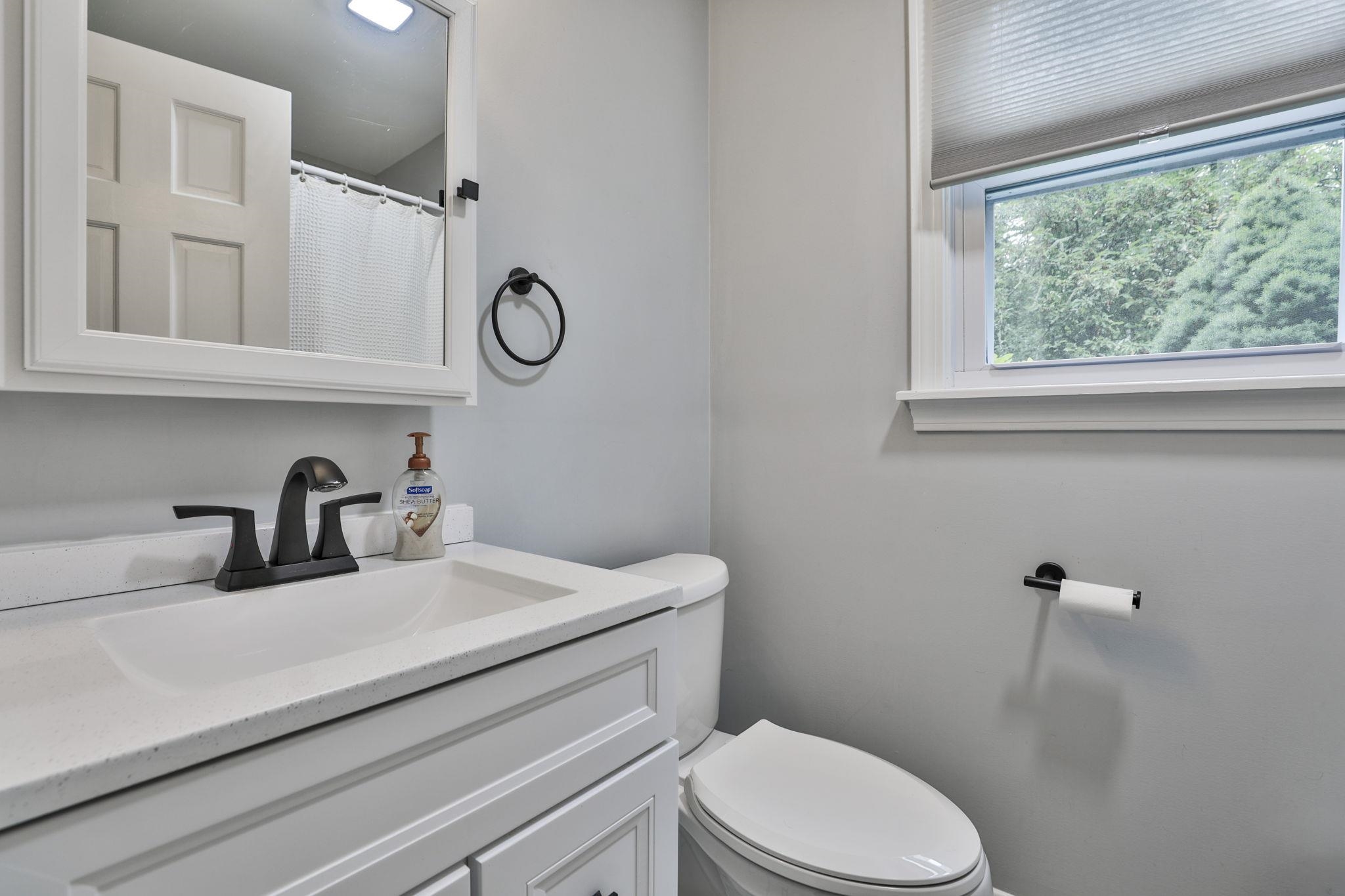 9 Candy Lane Property Photo 39