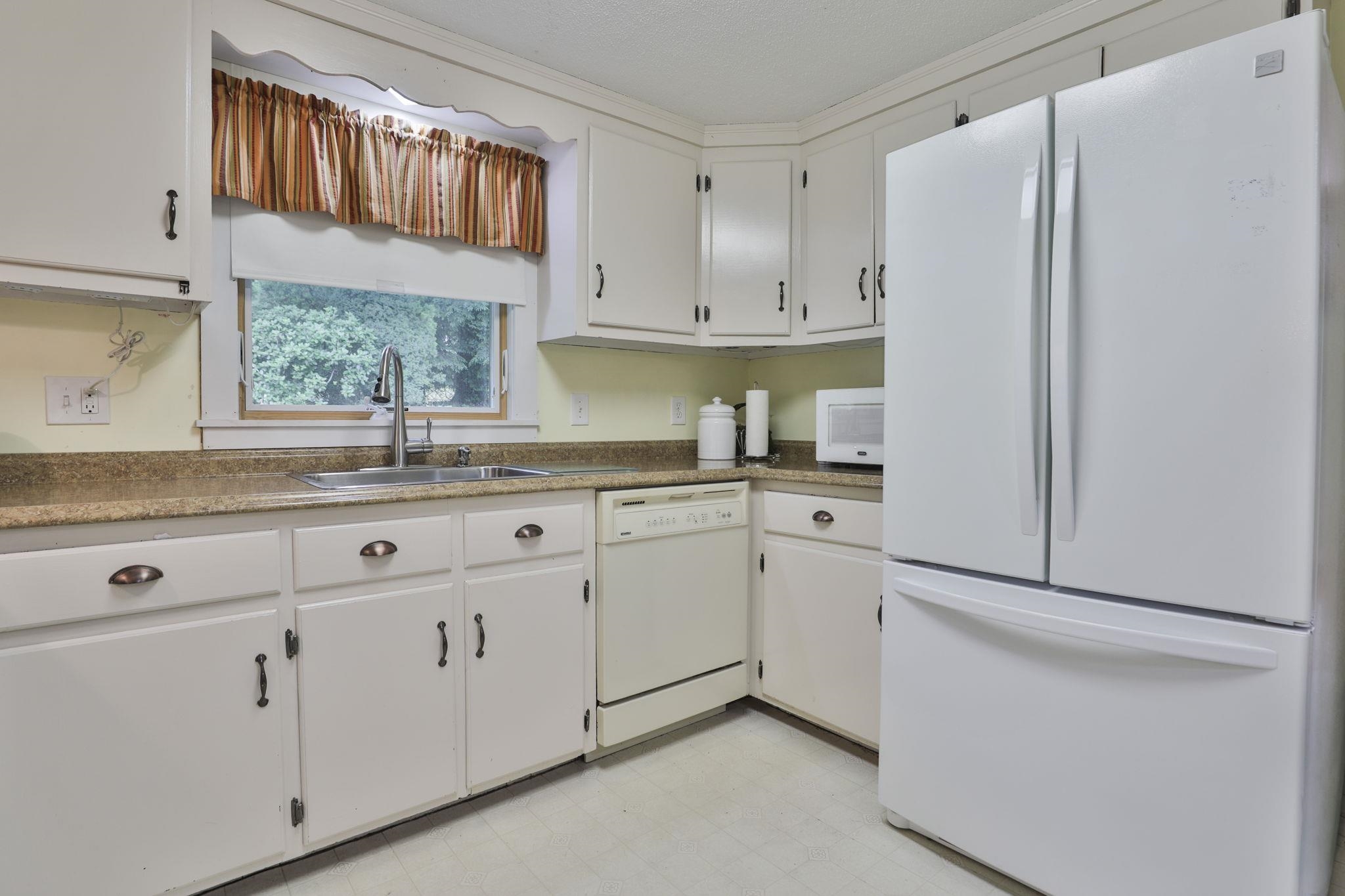 9 Candy Lane Property Photo 47