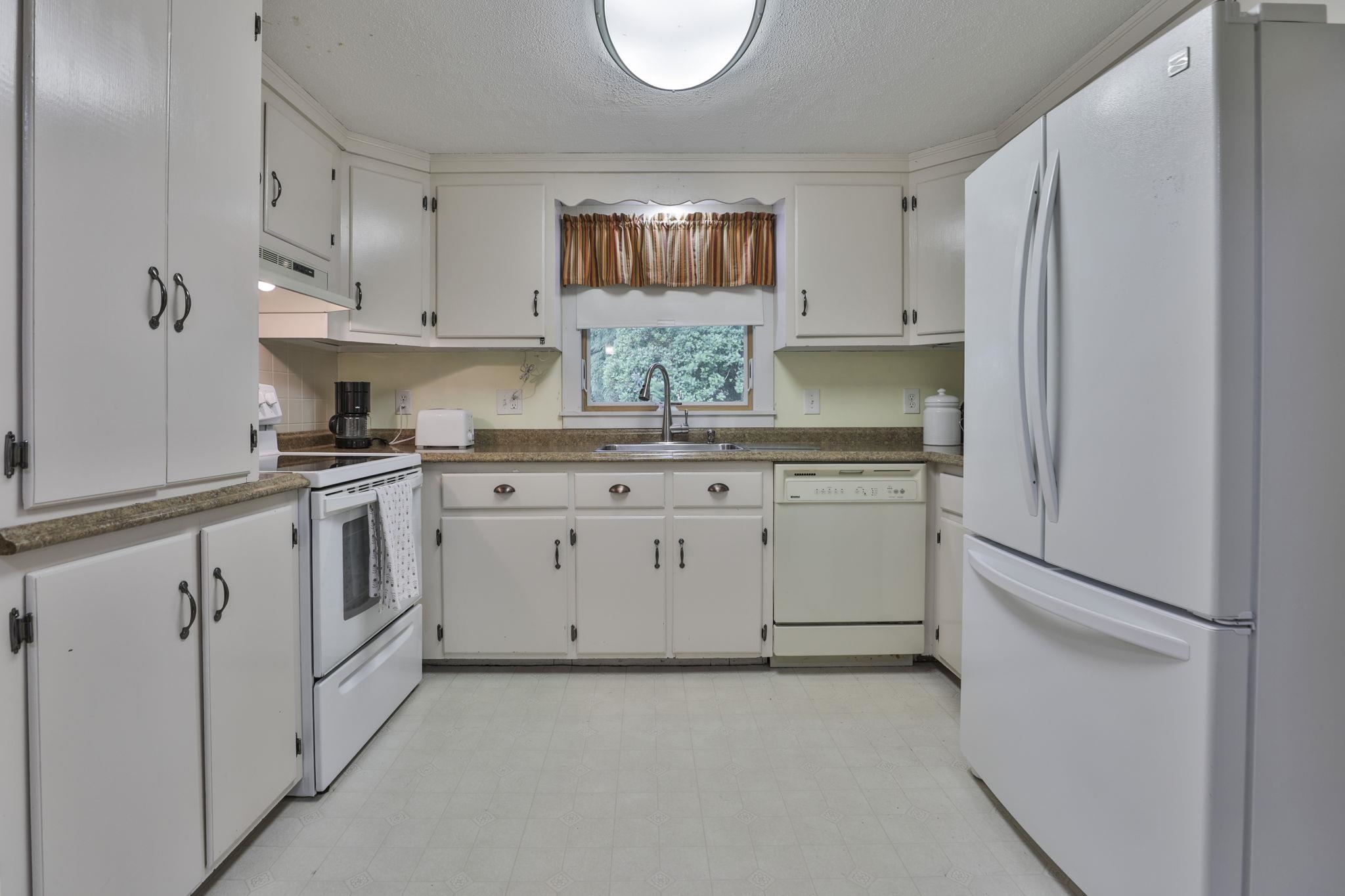 9 Candy Lane Property Photo 48