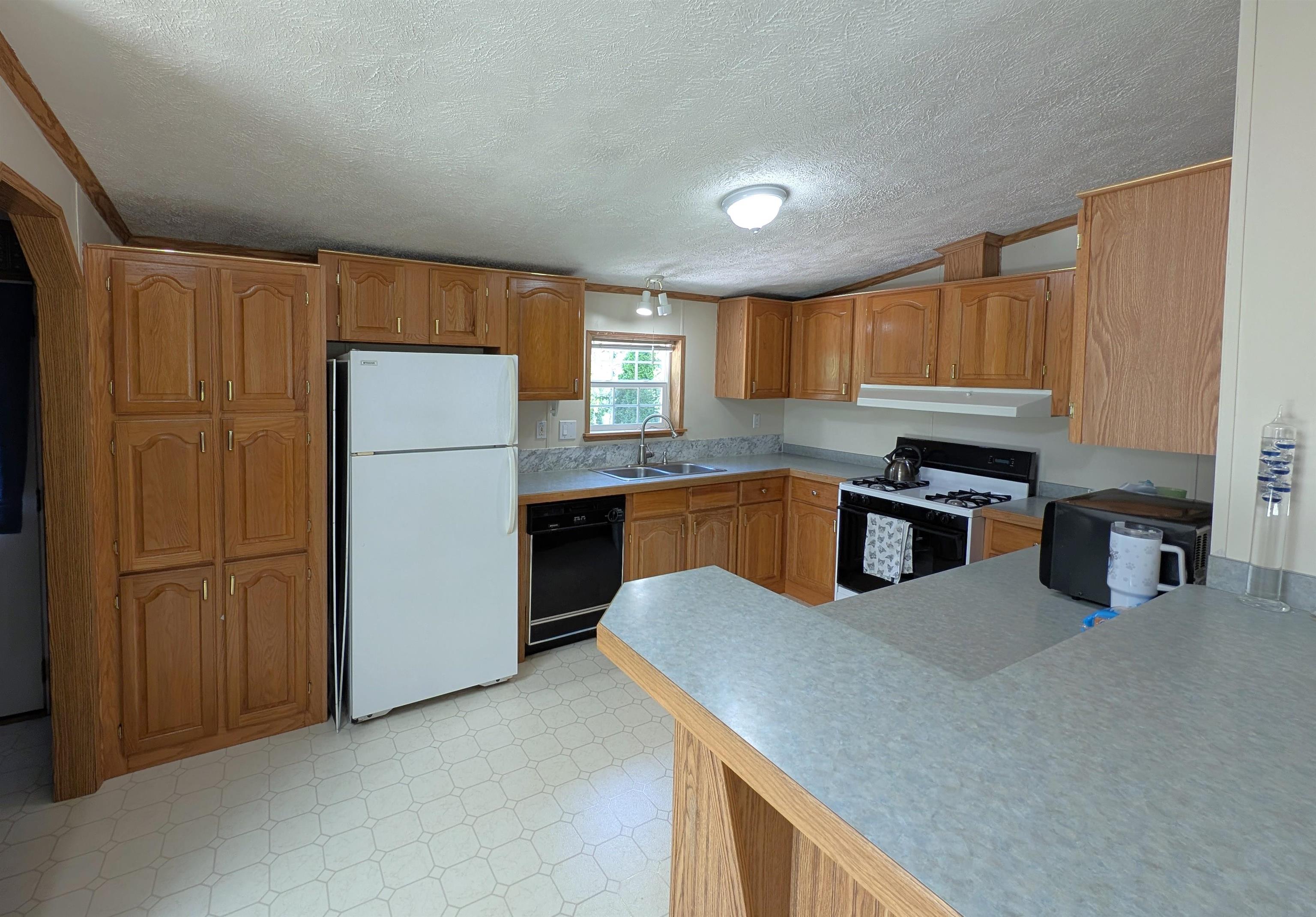 63 Sycamore Boulevard Property Photo 9