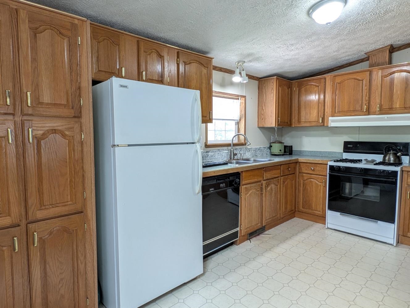 63 Sycamore Boulevard Property Photo 10