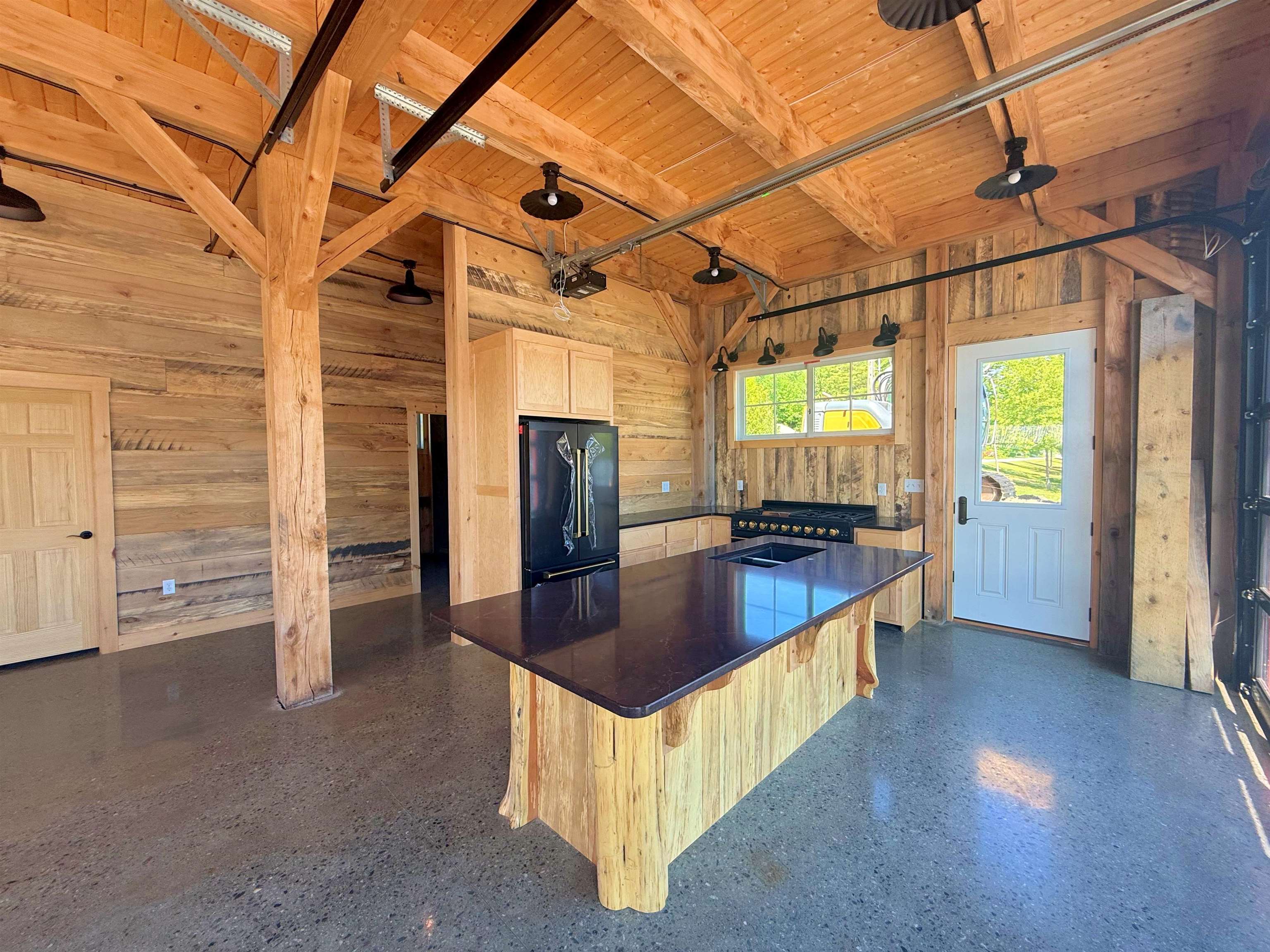 1027 South Barton Road Property Photo 11