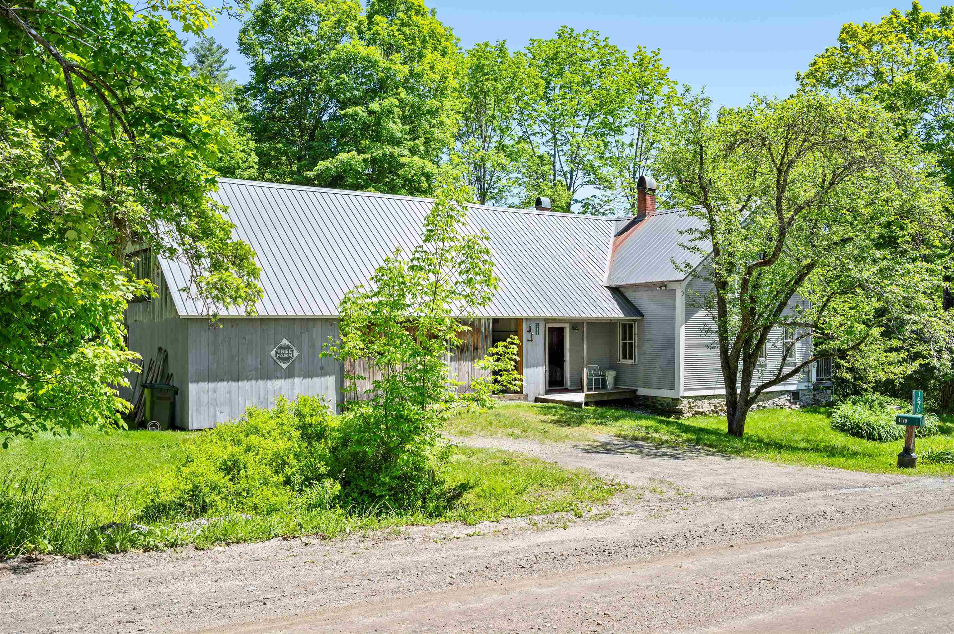 1670 Crooks Road Property Photo 45