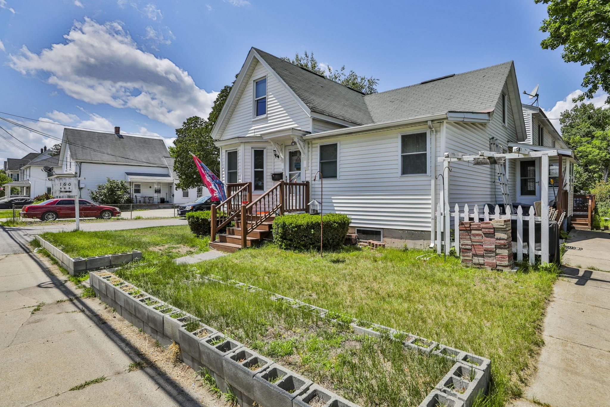 160 West Hollis Street Property Photo 2