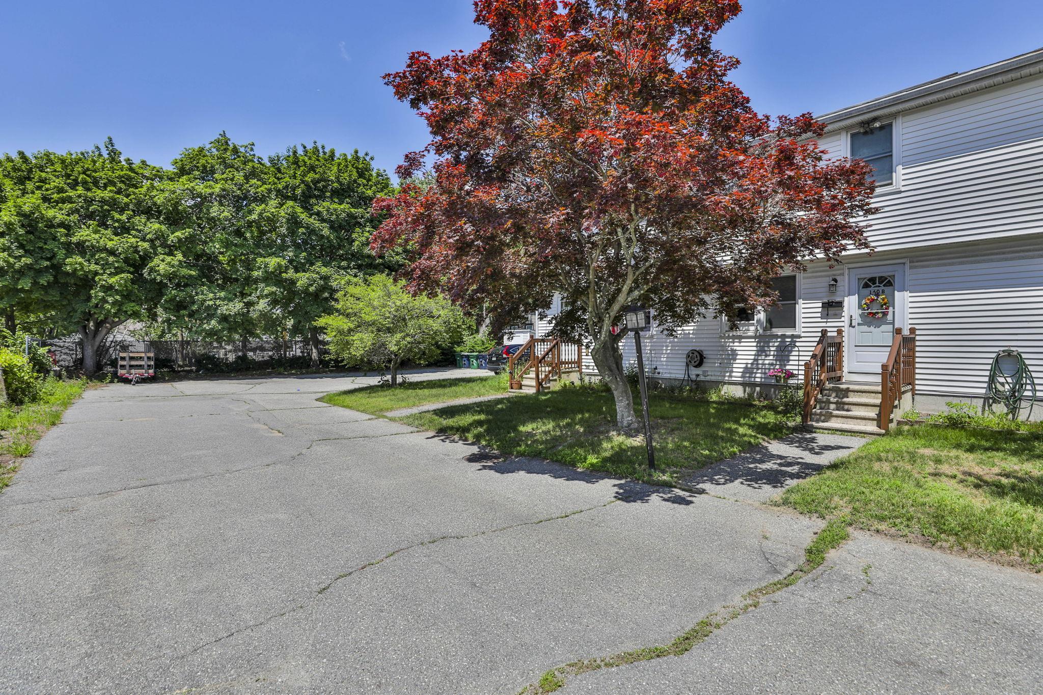 160 West Hollis Street Property Photo 4