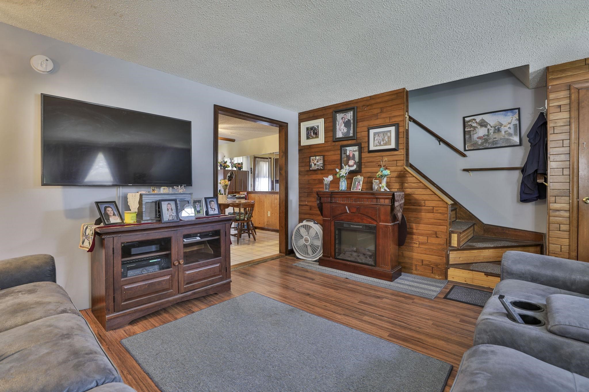 160 West Hollis Street Property Photo 9