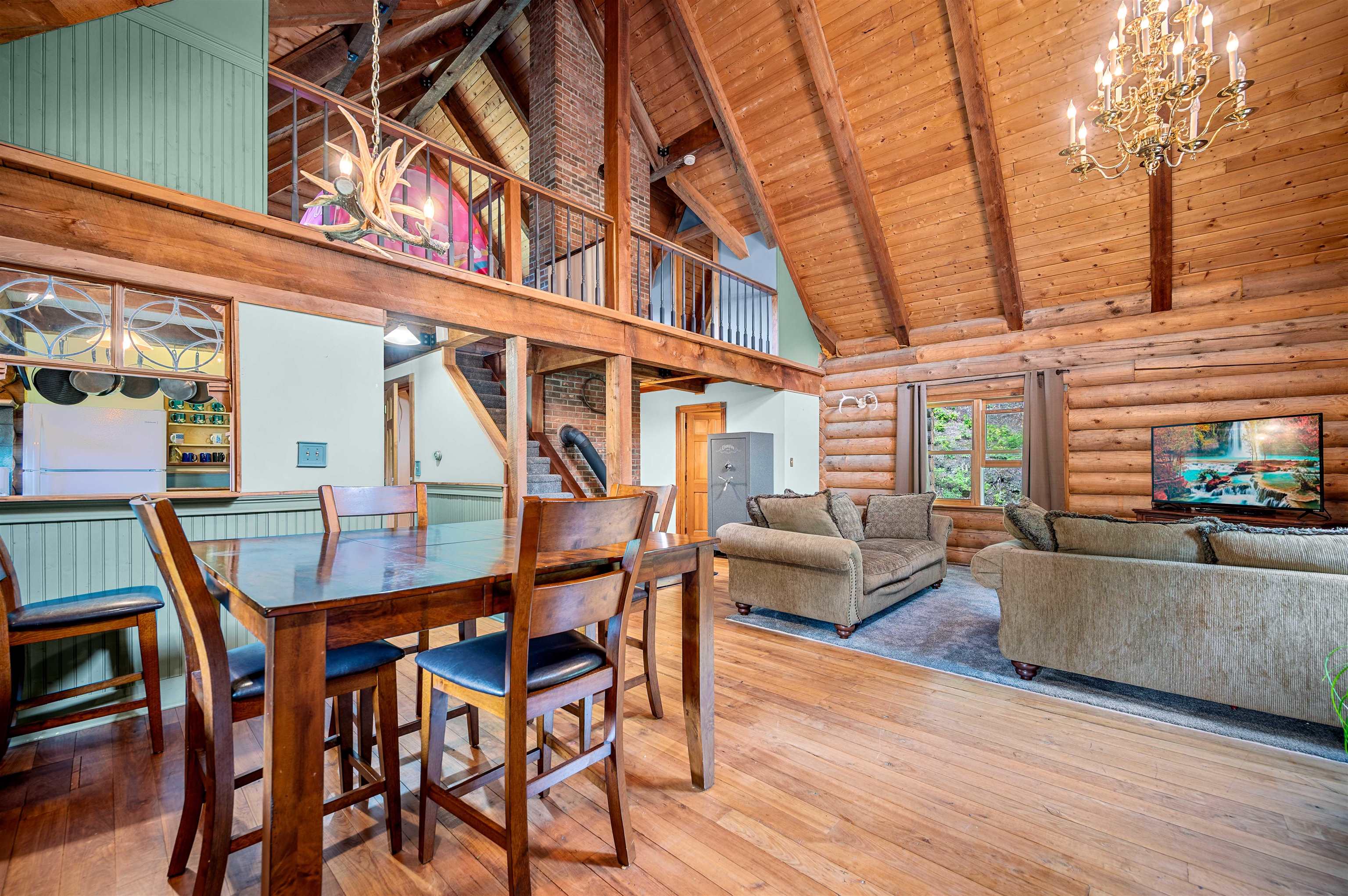 384 West Street Property Photo 6
