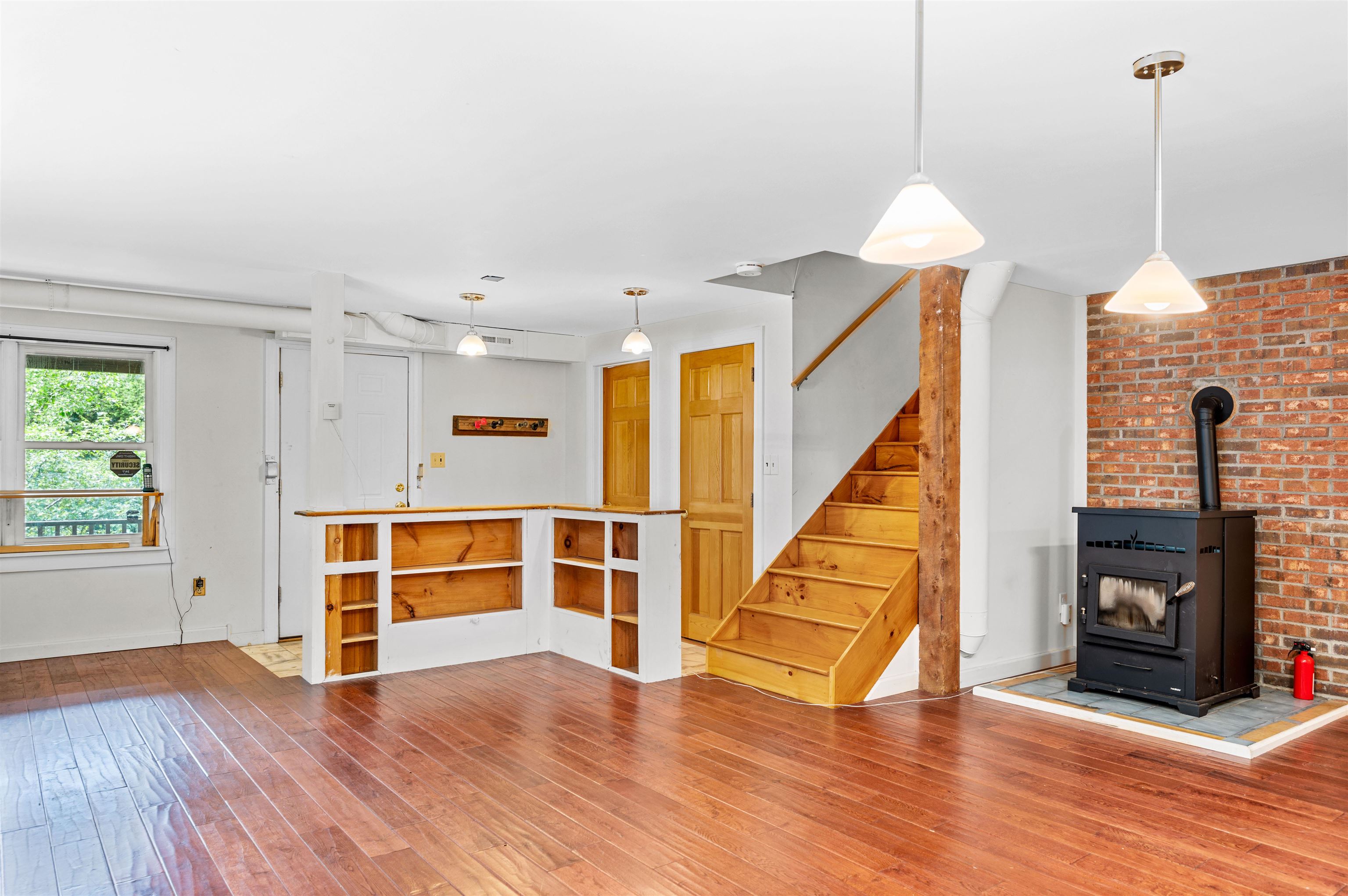 384 West Street Property Photo 25