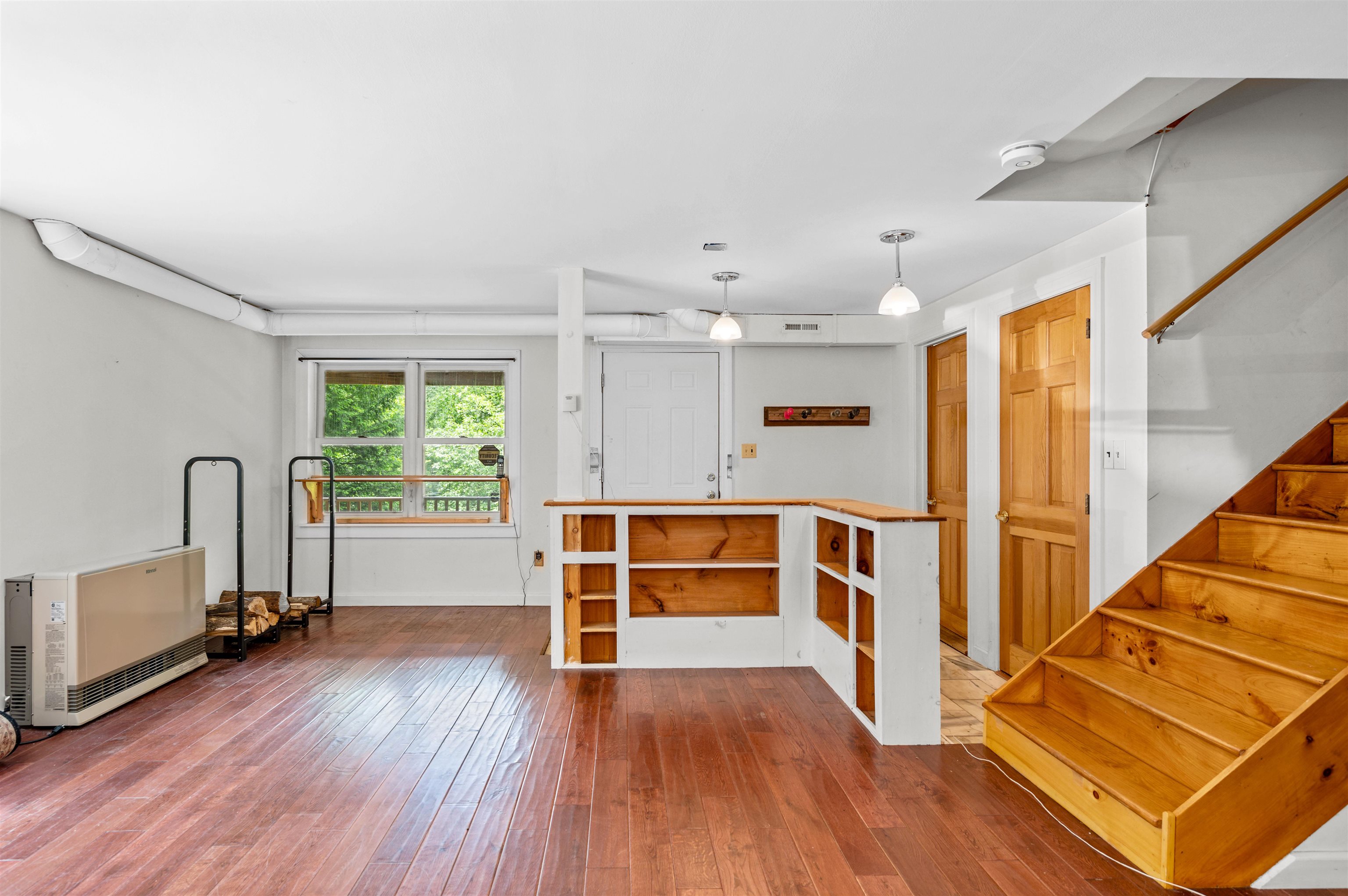 384 West Street Property Photo 27