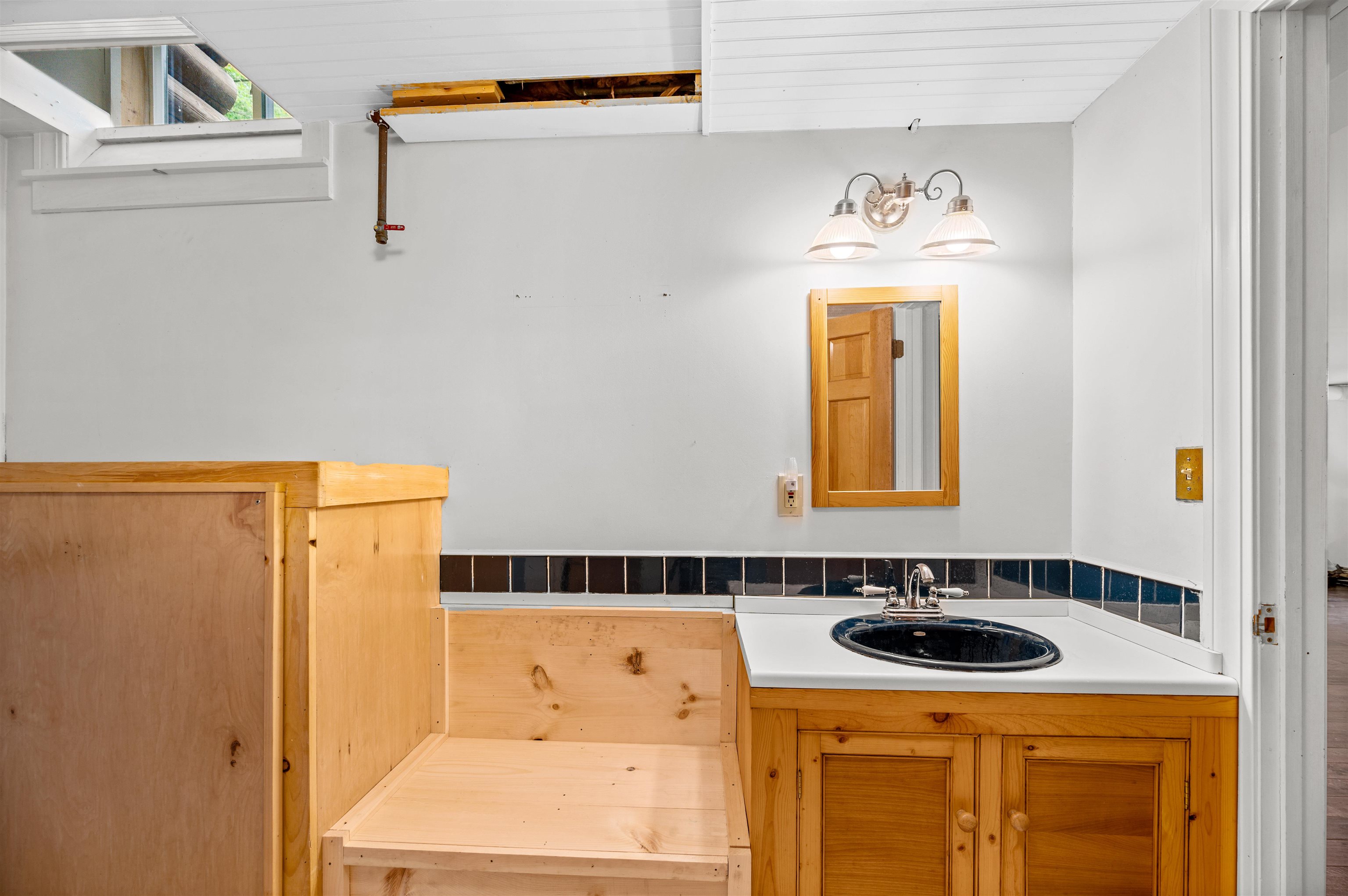 384 West Street Property Photo 29