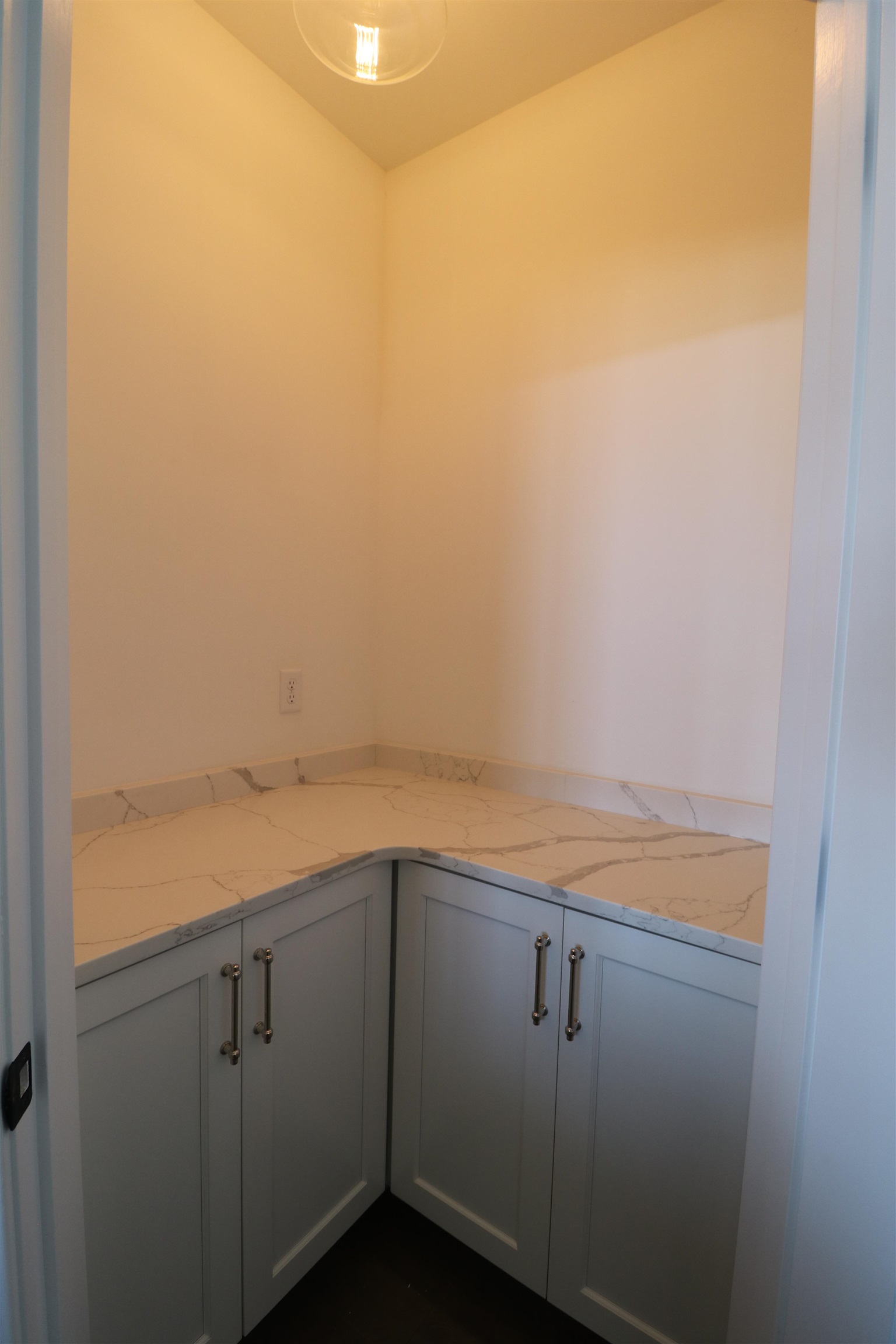 426 Grady Lane Property Photo 8
