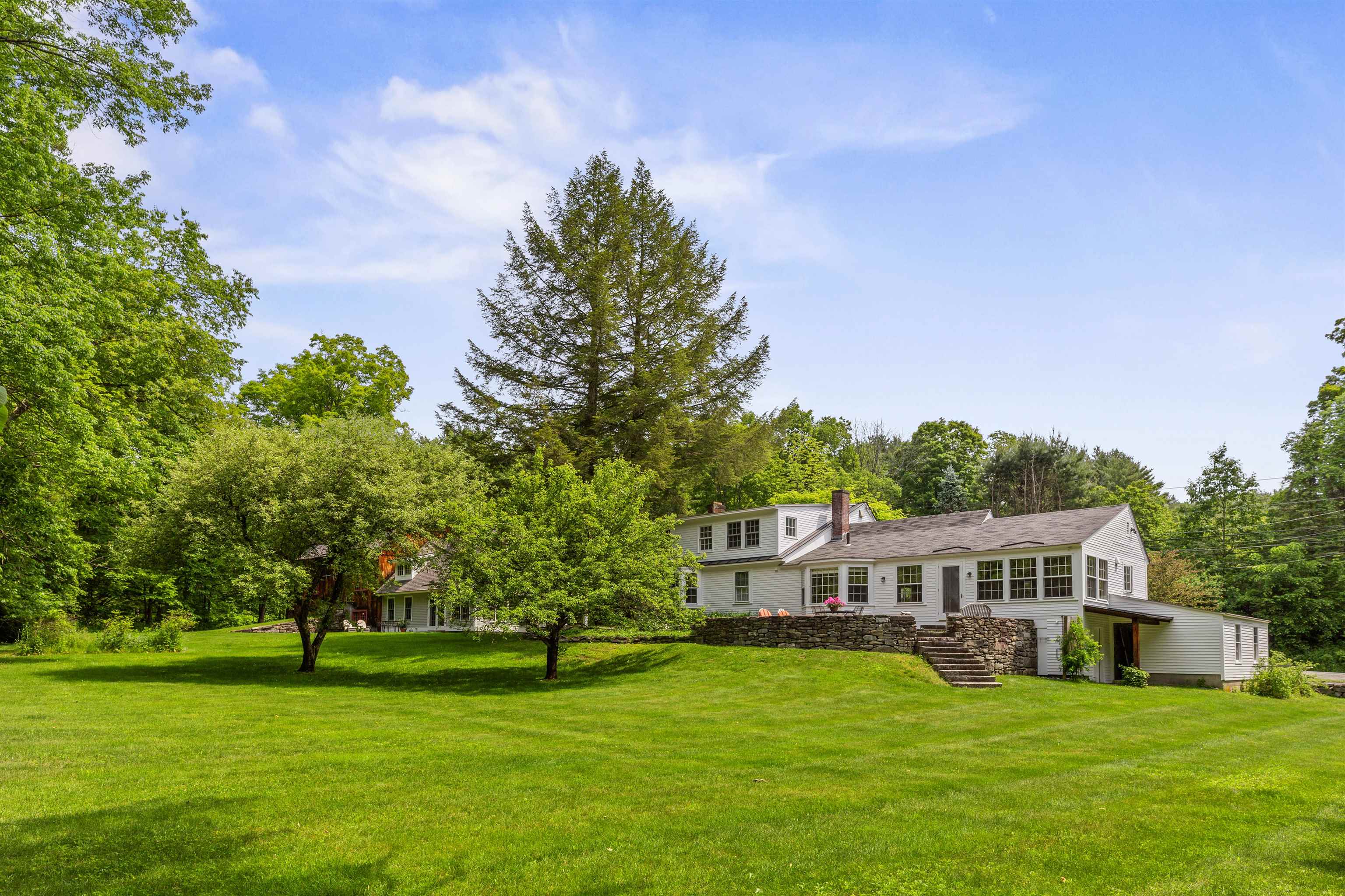 323 Turnpike Road Property Photo 4