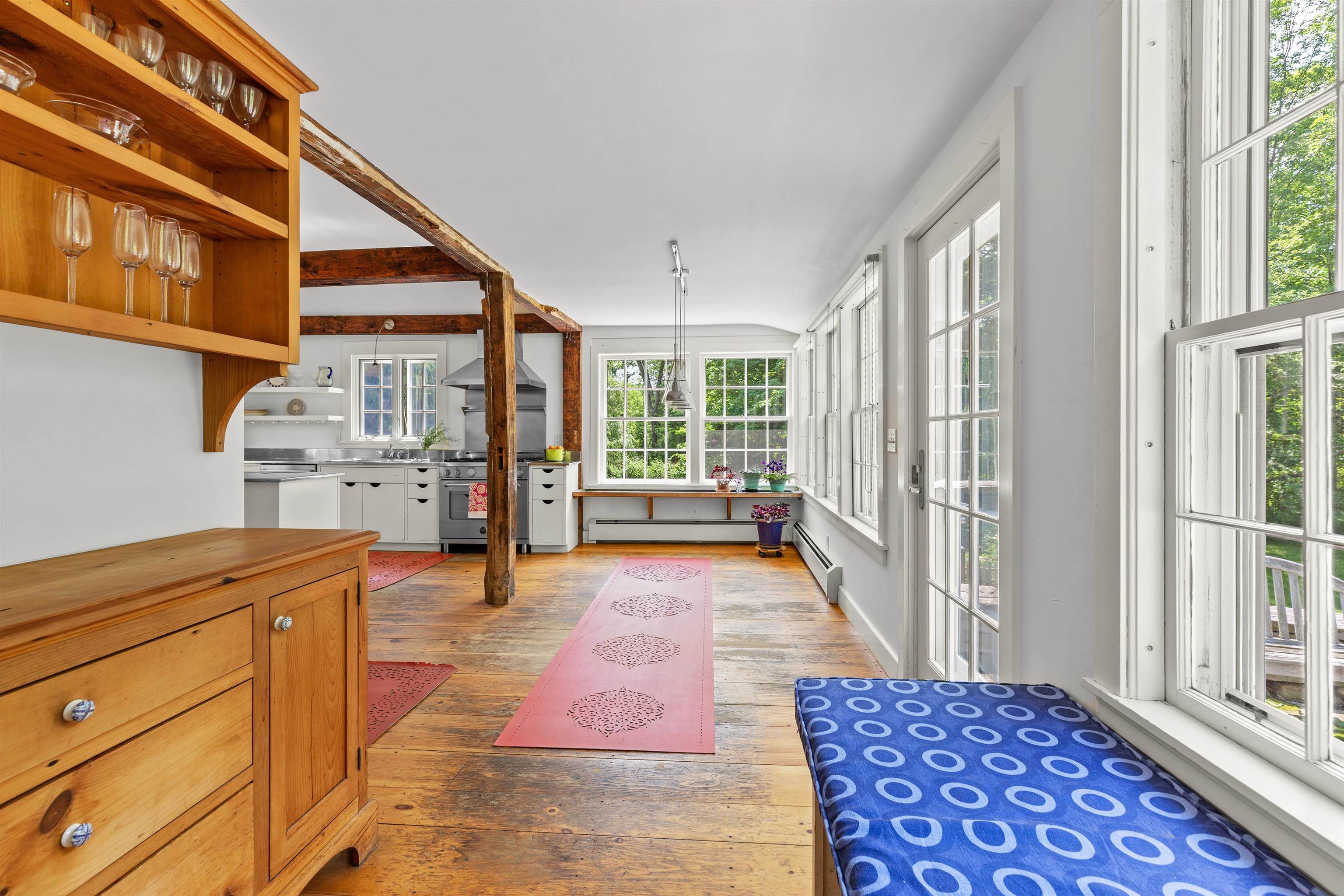 323 Turnpike Road Property Photo 13