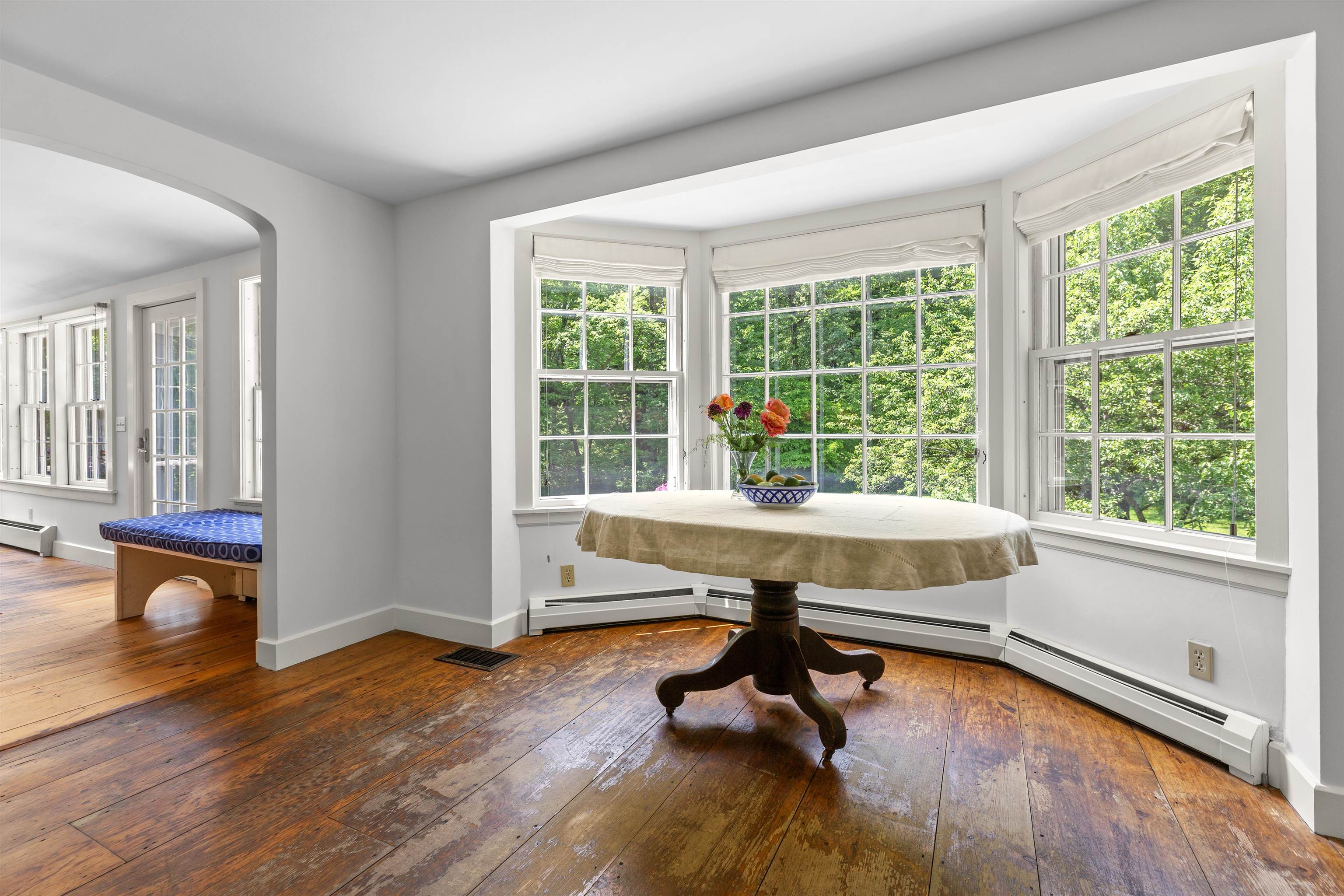 323 Turnpike Road Property Photo 15