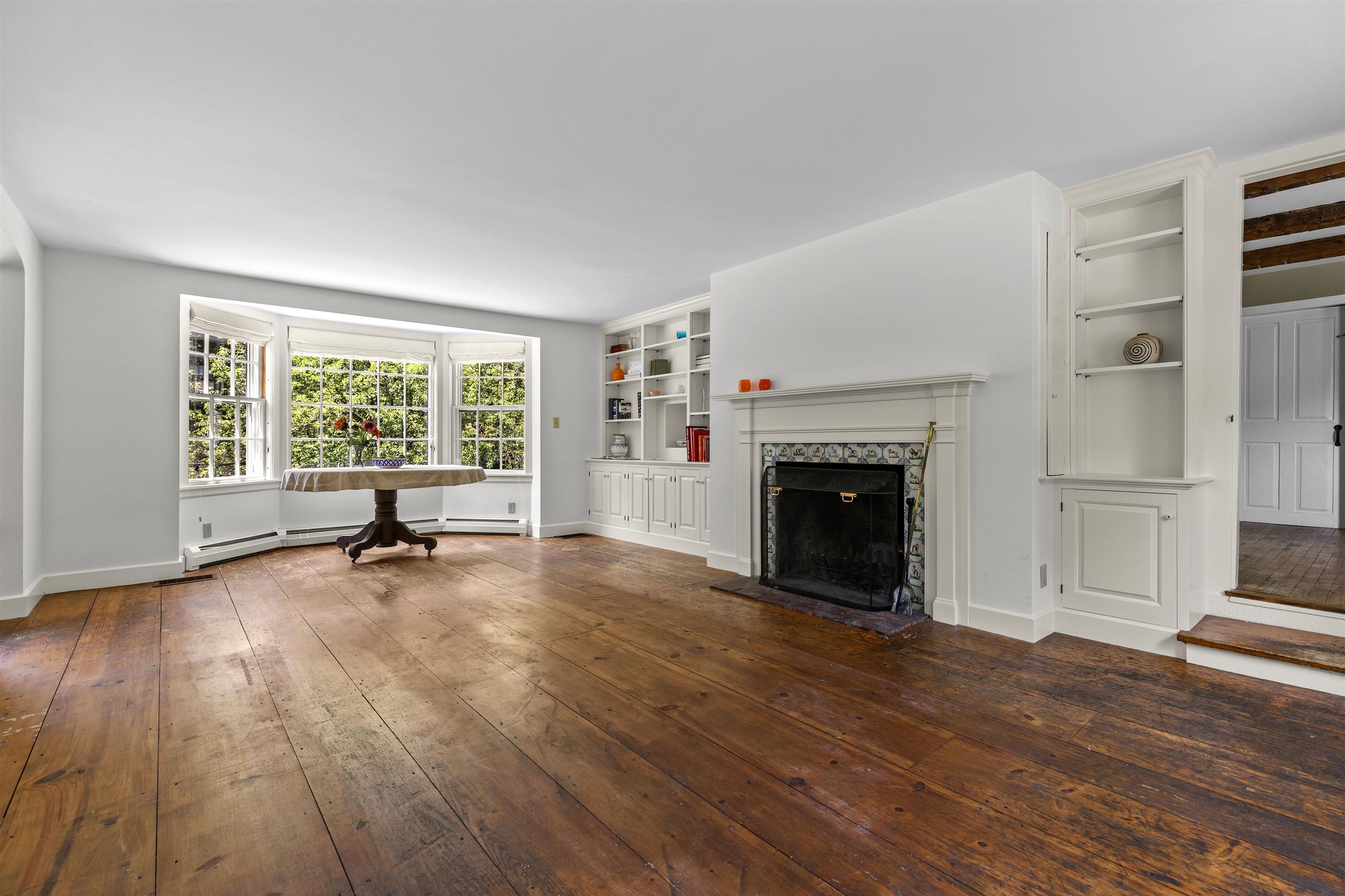 323 Turnpike Road Property Photo 17