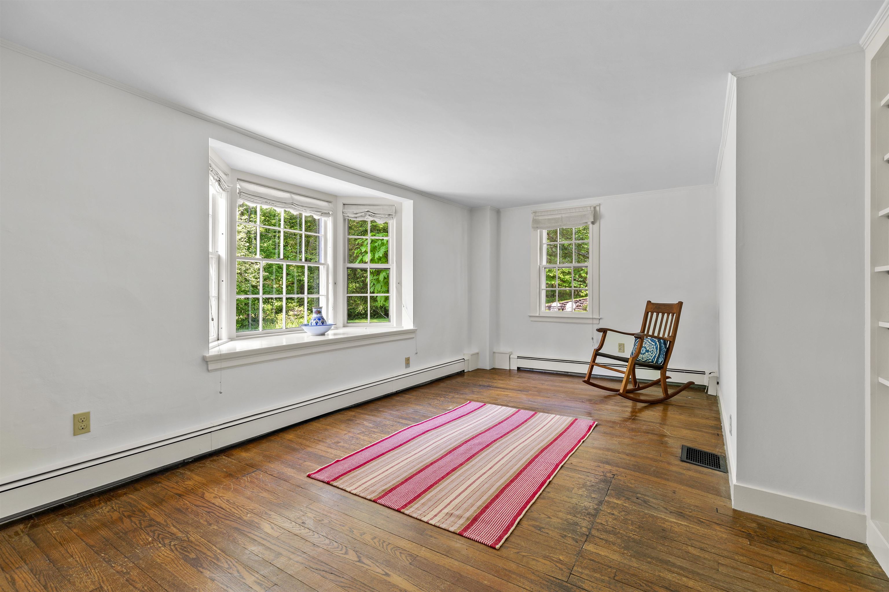 323 Turnpike Road Property Photo 21