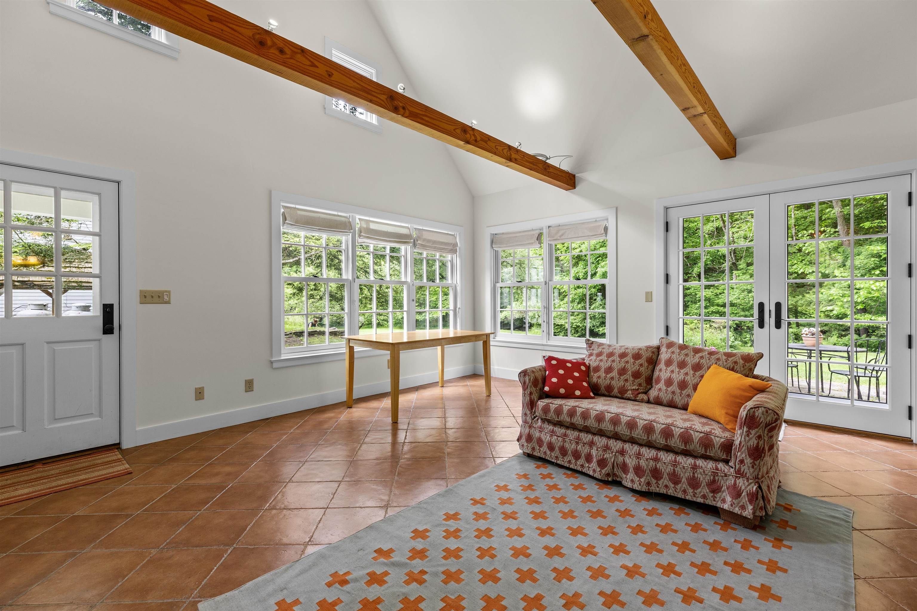 323 Turnpike Road Property Photo 46