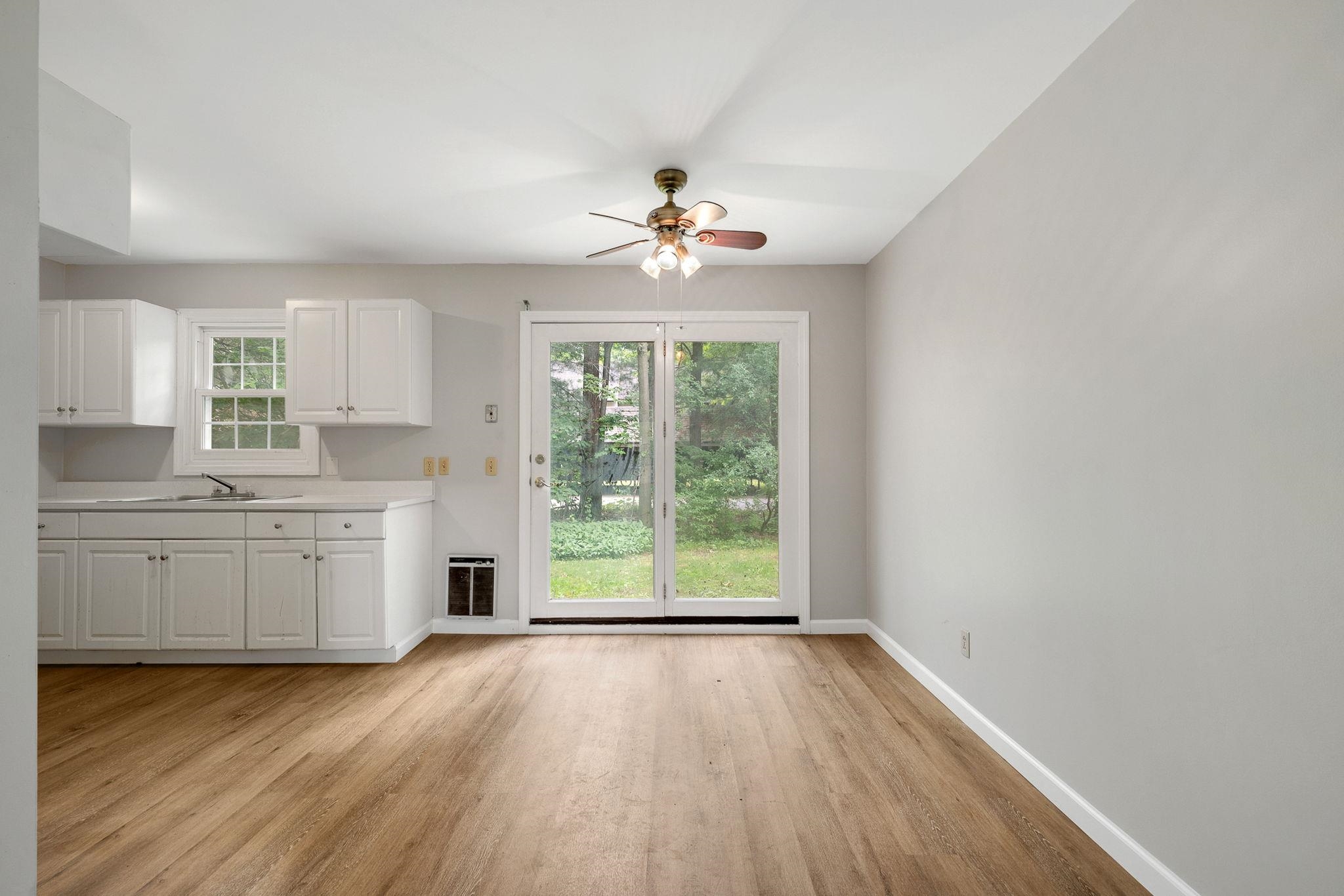 425 Dorset Street Property Photo 11