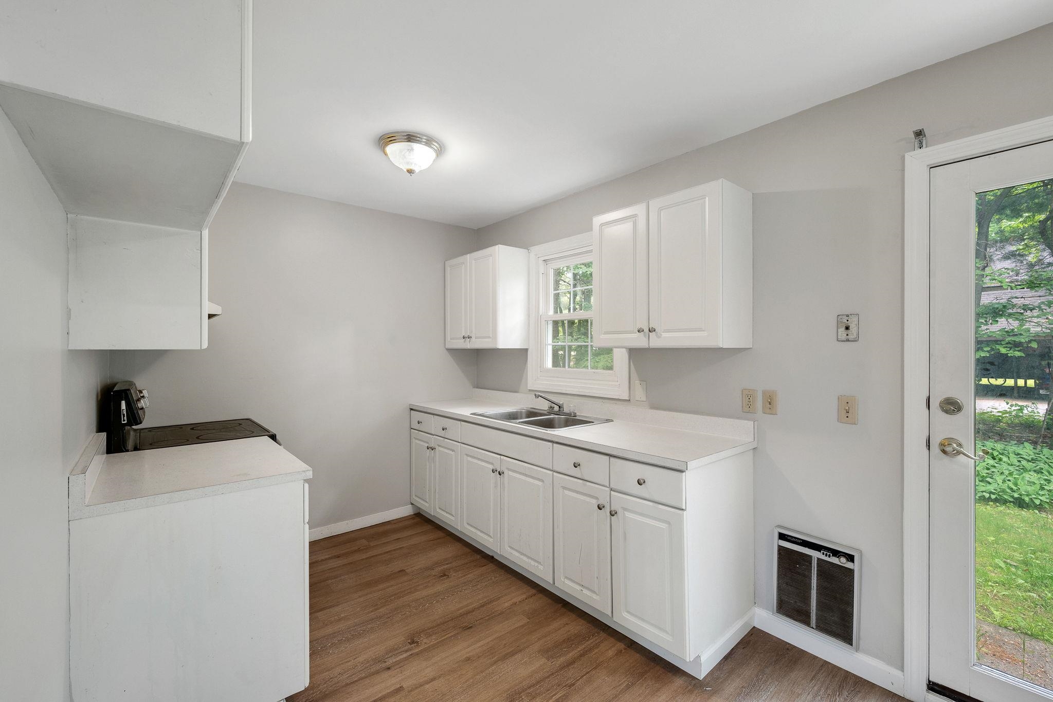 425 Dorset Street Property Photo 14