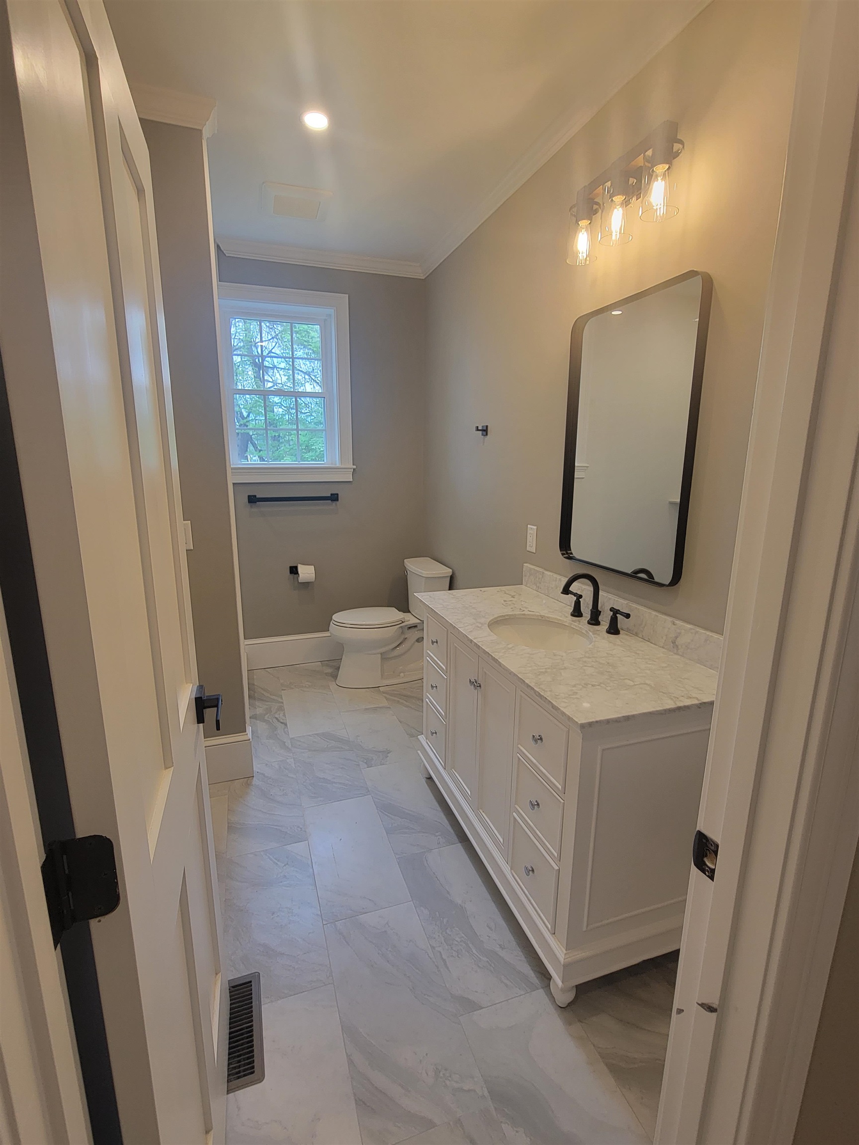 9 Zeland Drive Property Photo 14