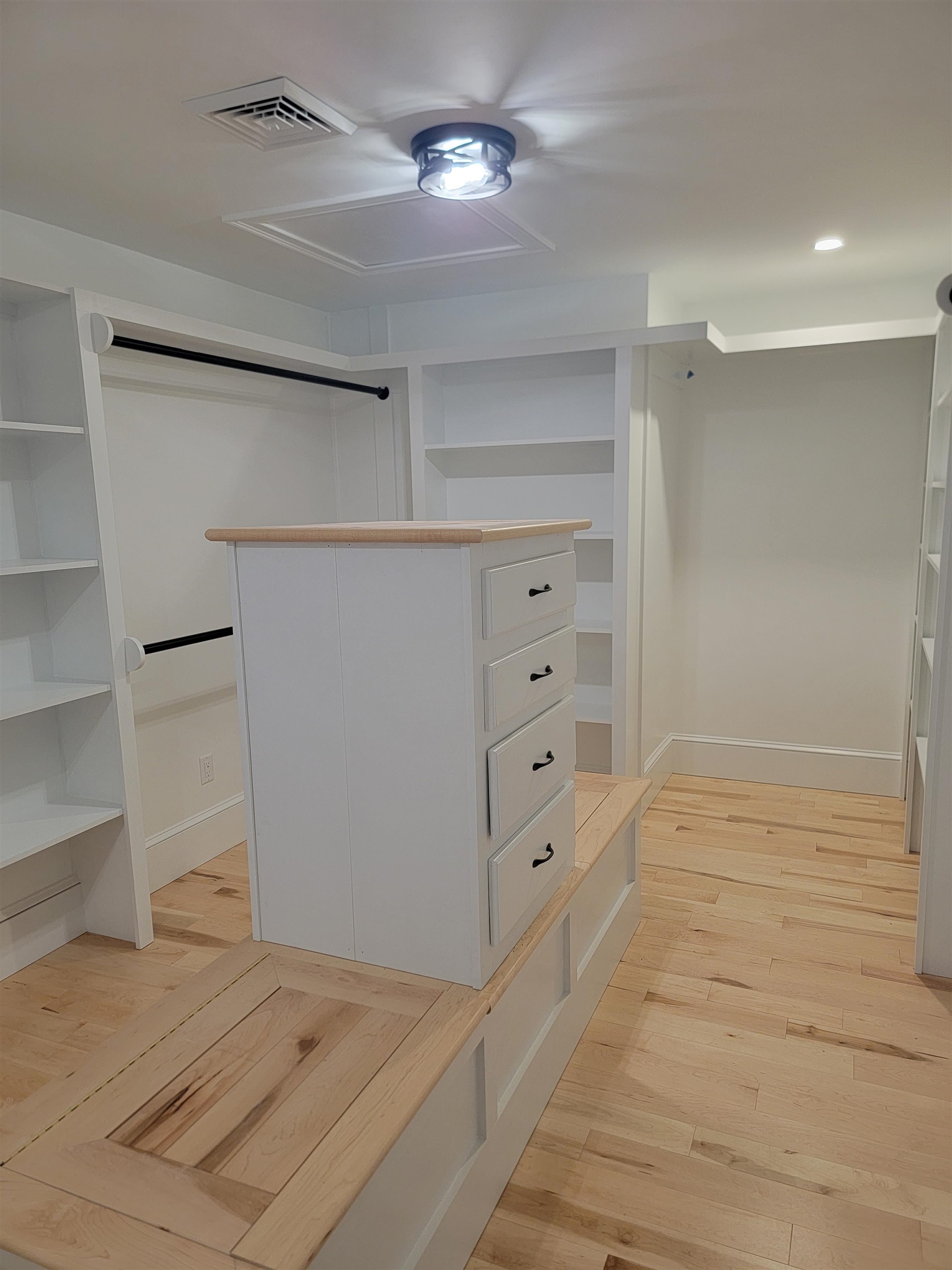 9 Zeland Drive Property Photo 29
