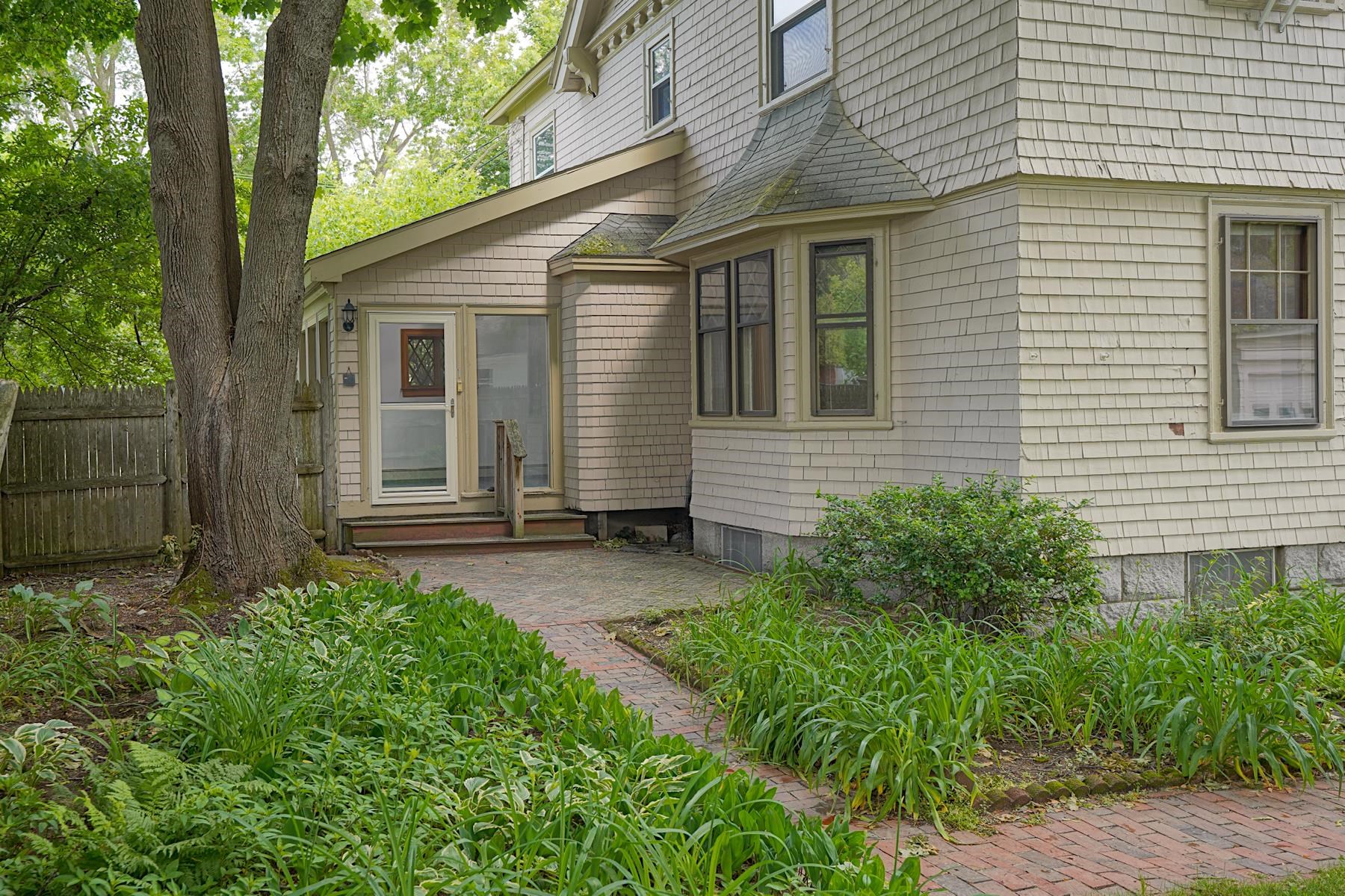 151 Lafayette Road Property Photo 3