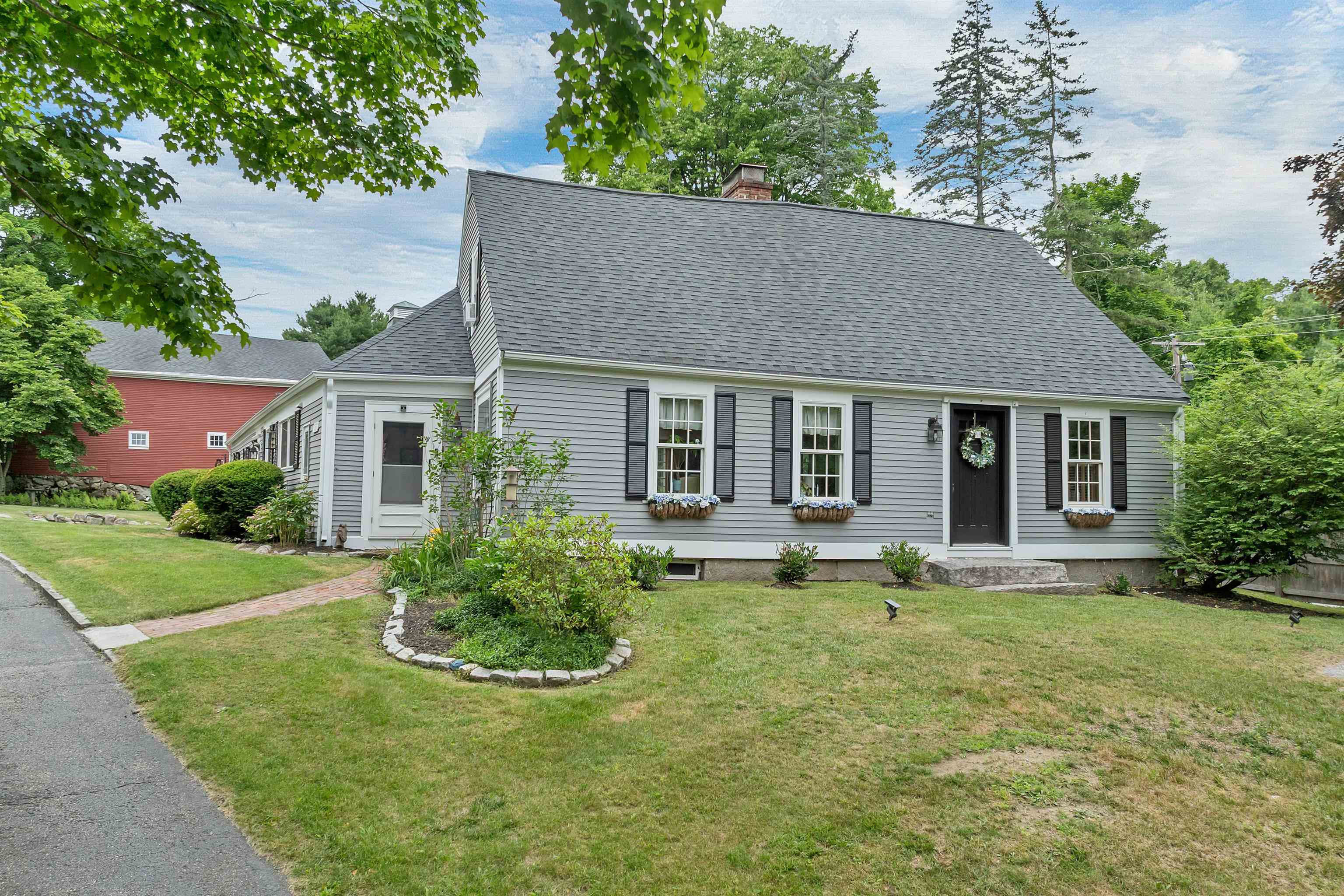 64 N Amherst Road Property Photo 2
