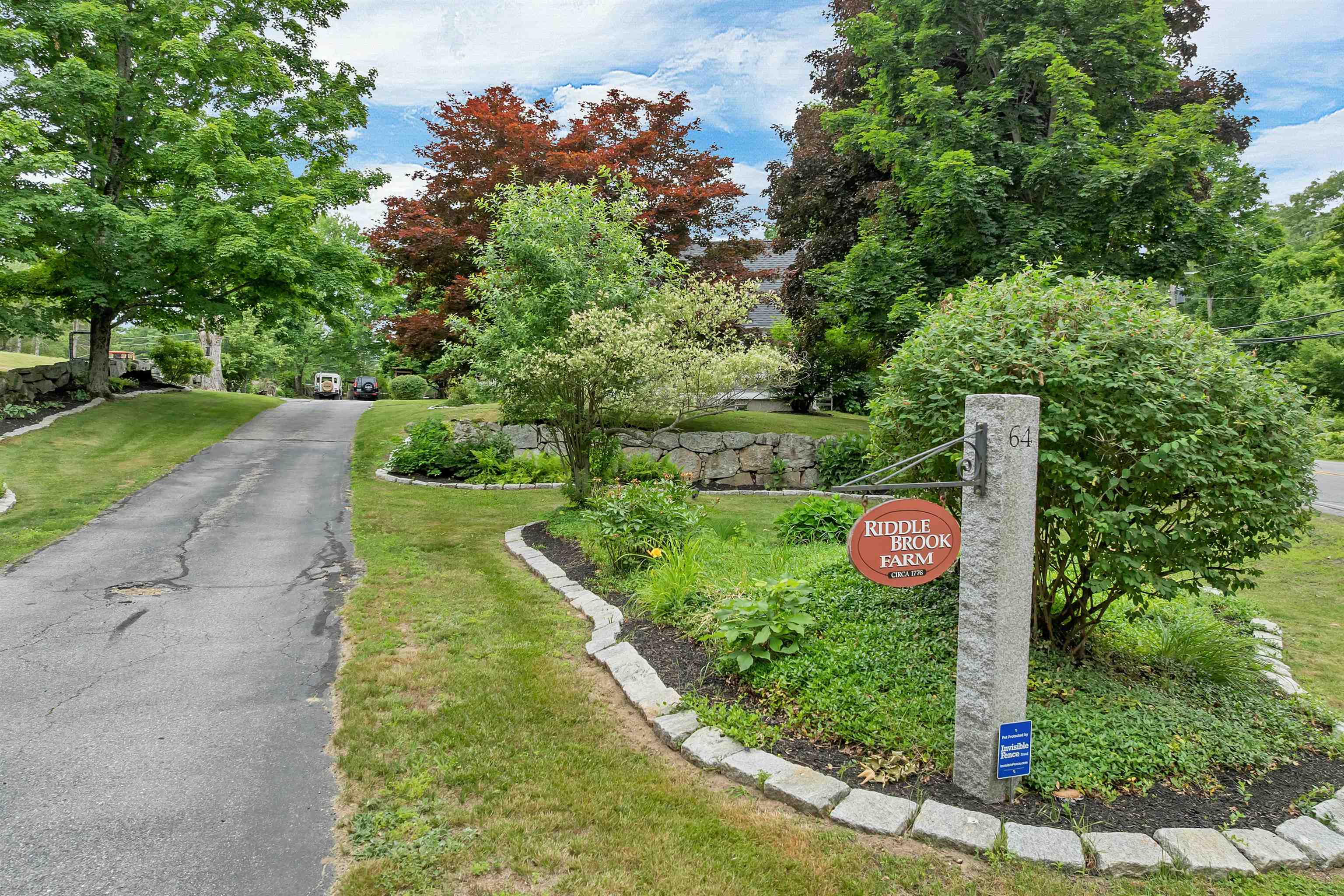 64 N Amherst Road Property Photo 6