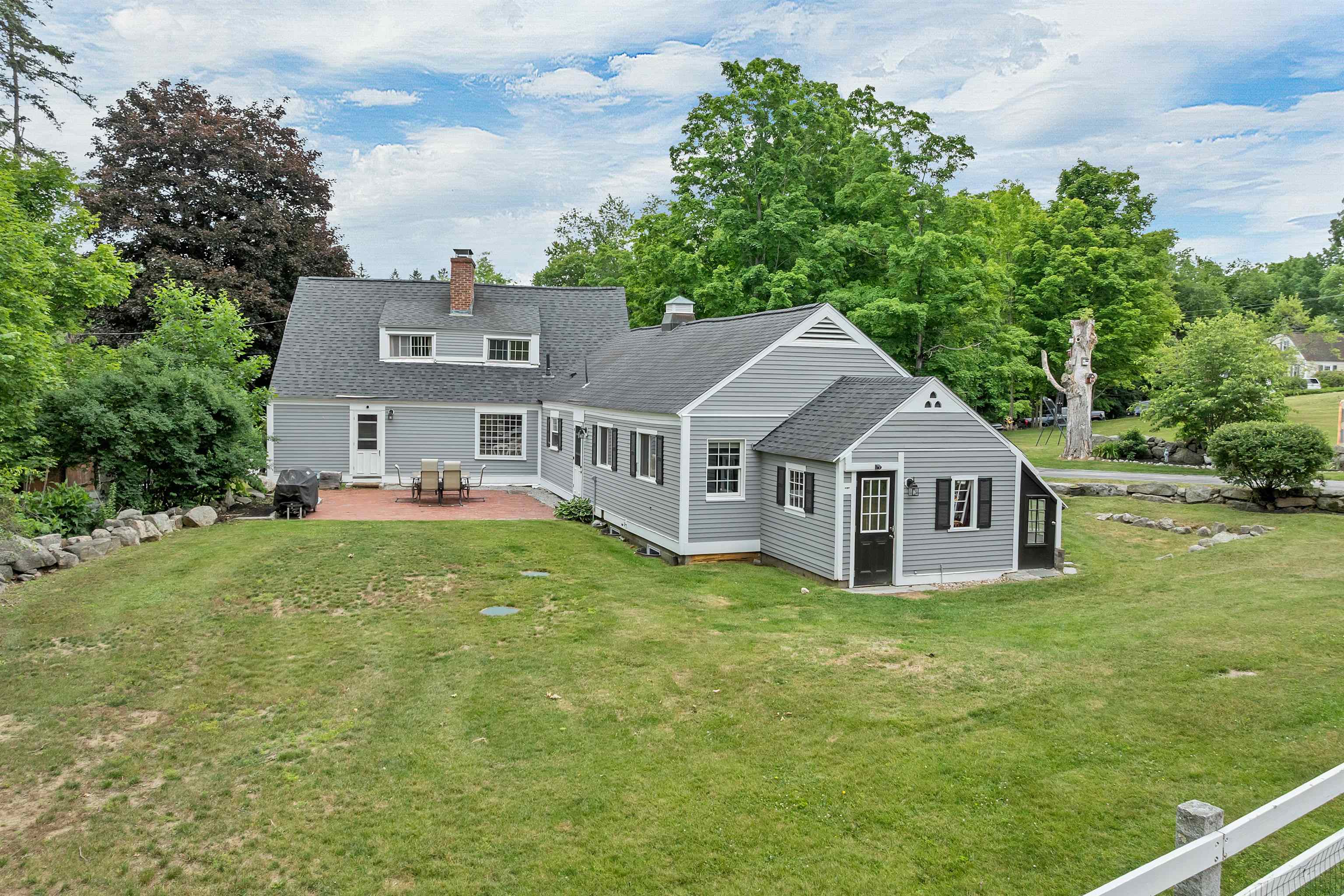 64 N Amherst Road Property Photo 7