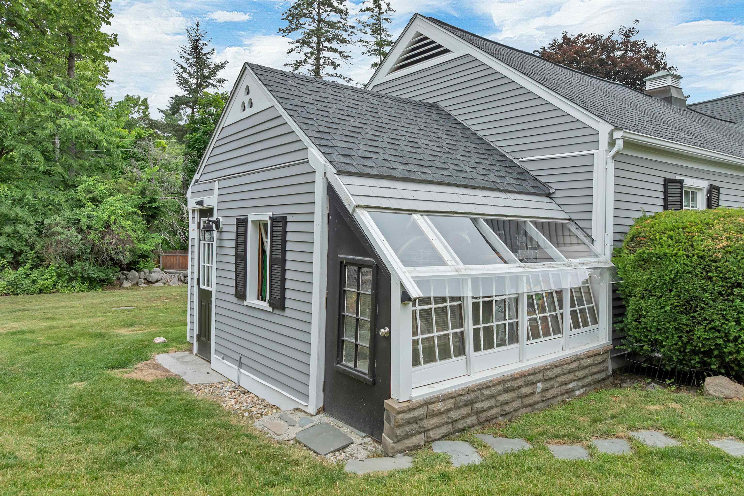 64 N Amherst Road Property Photo 8