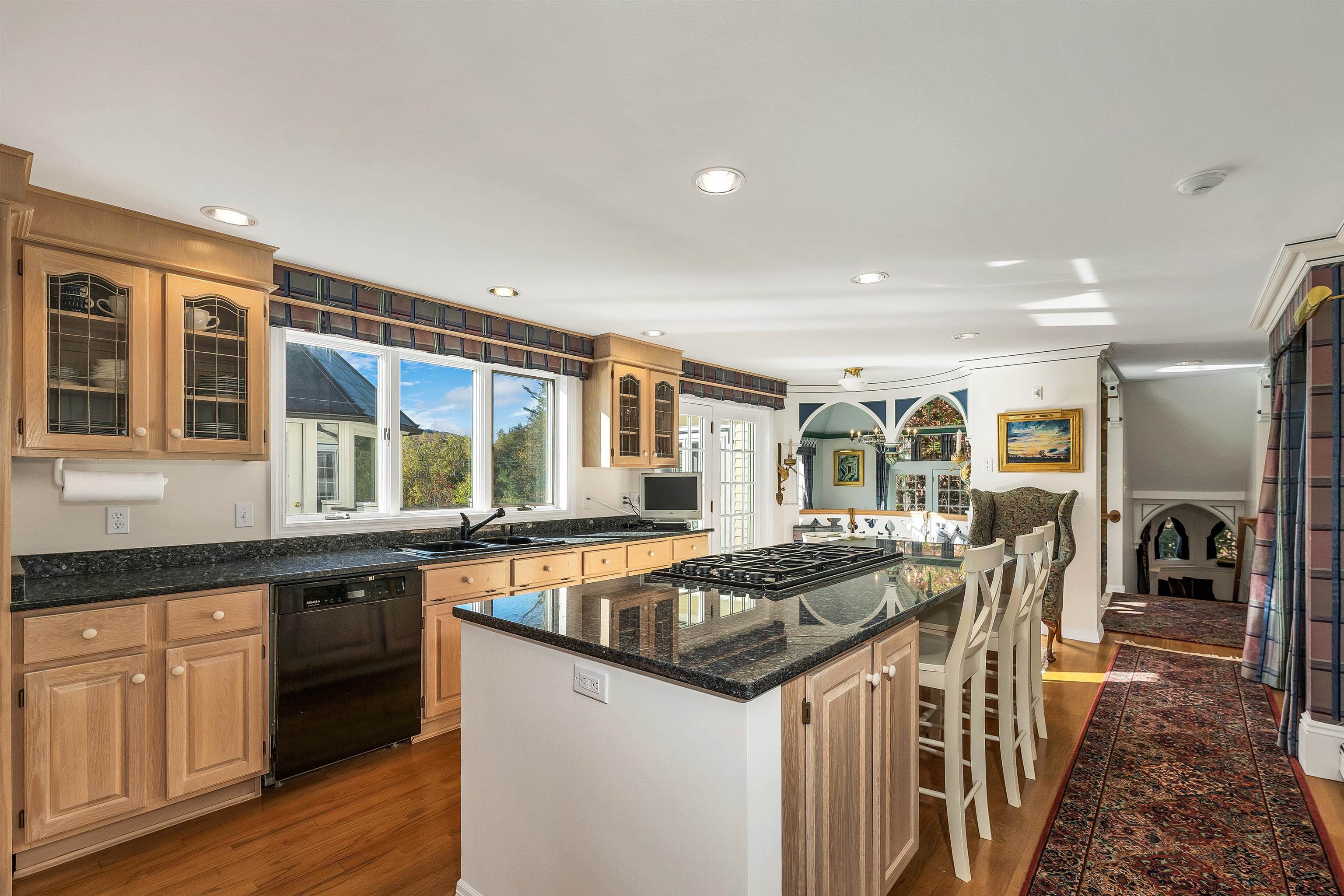 27 Jasinski Road Property Photo 10