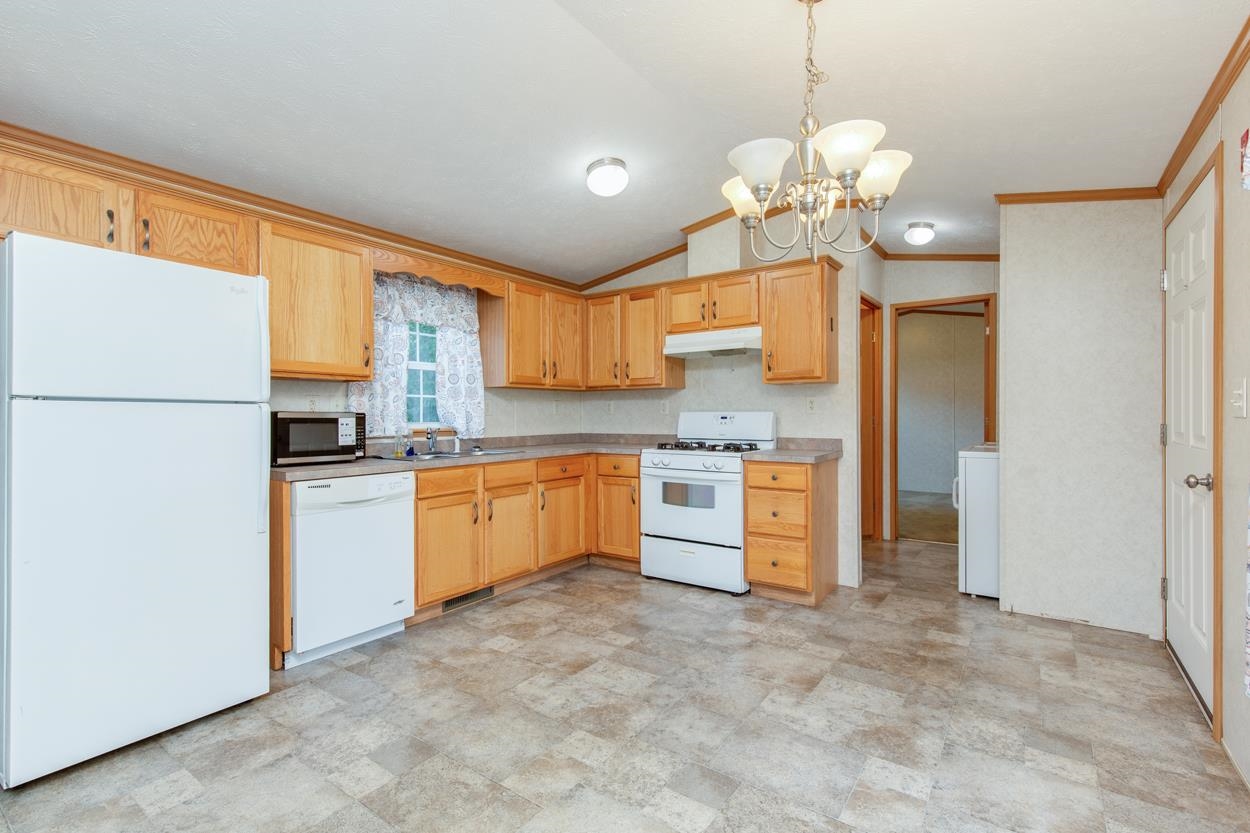 9 Chancellor Drive Property Photo 6
