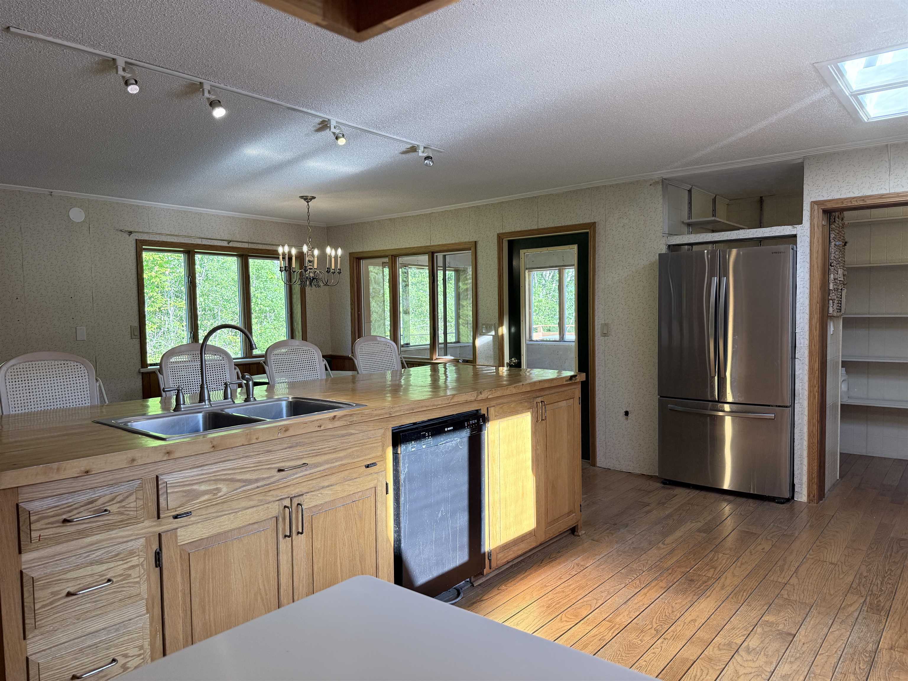 498 Town Line Road Property Photo 4