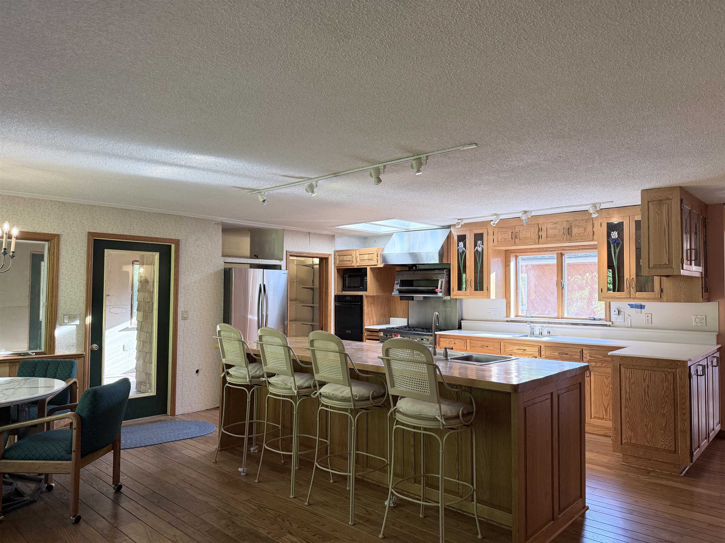 498 Town Line Road Property Photo 8