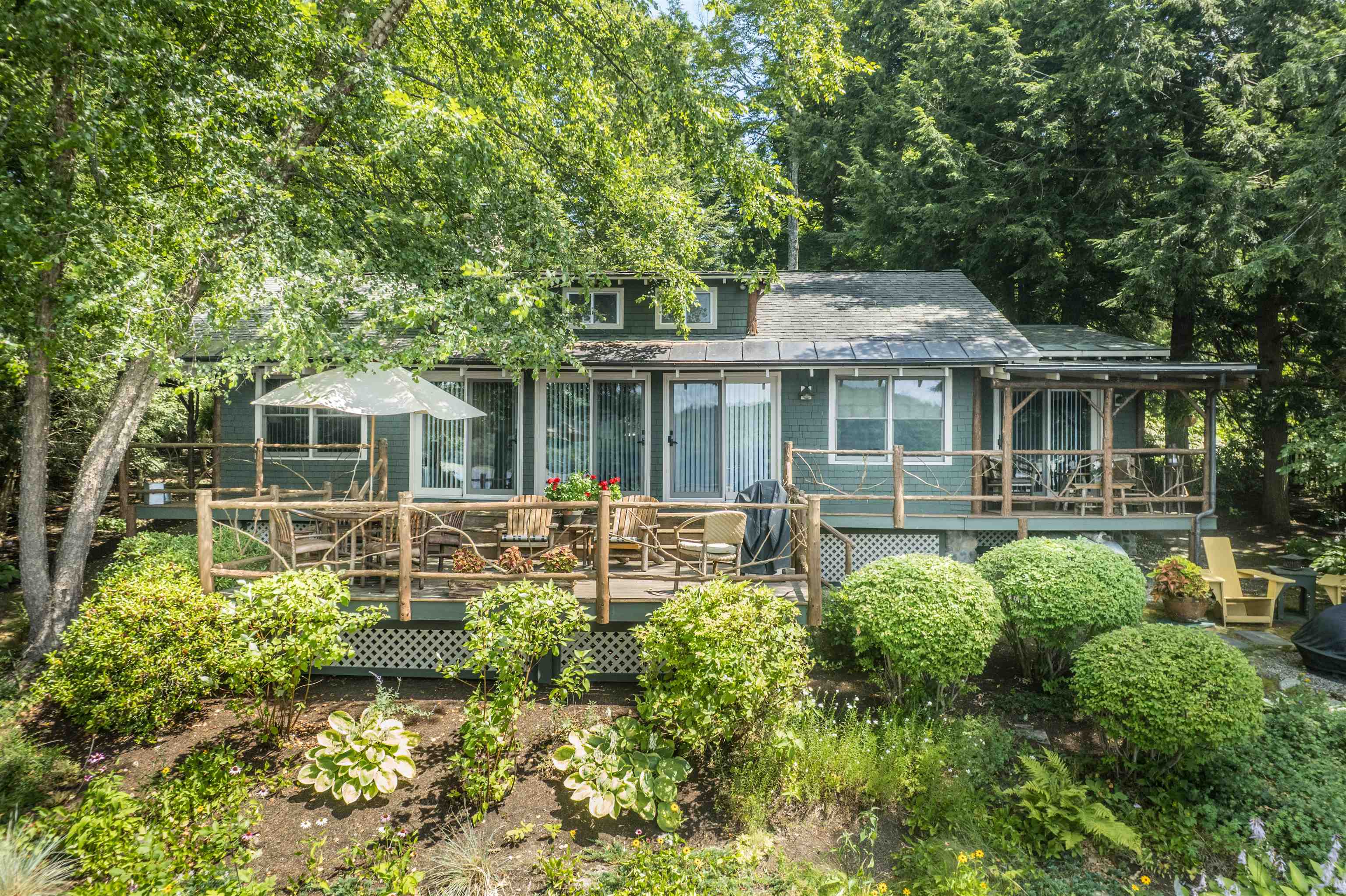 289 Ledgemere Point Property Photo 2