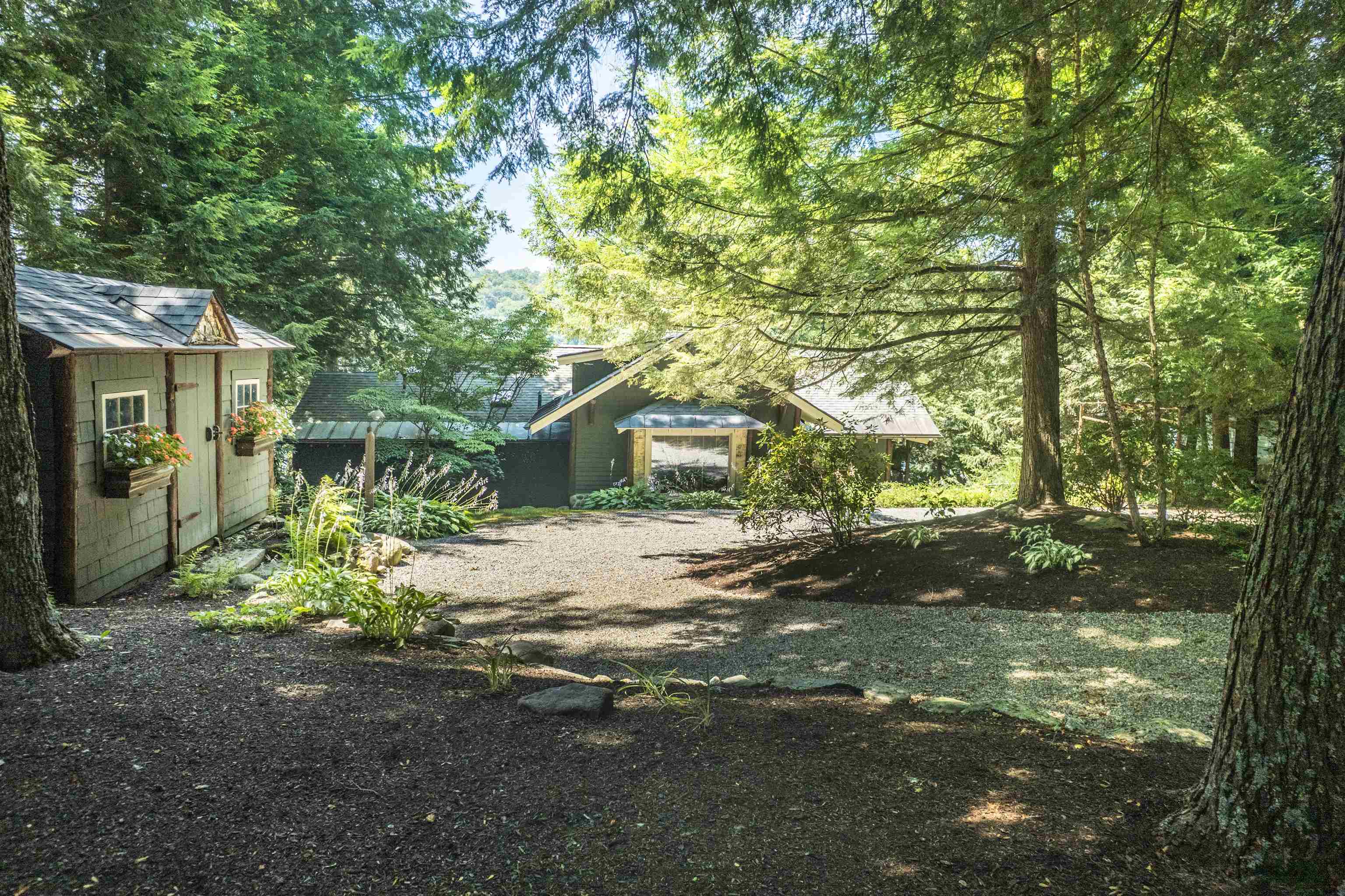 289 Ledgemere Point Property Photo 6