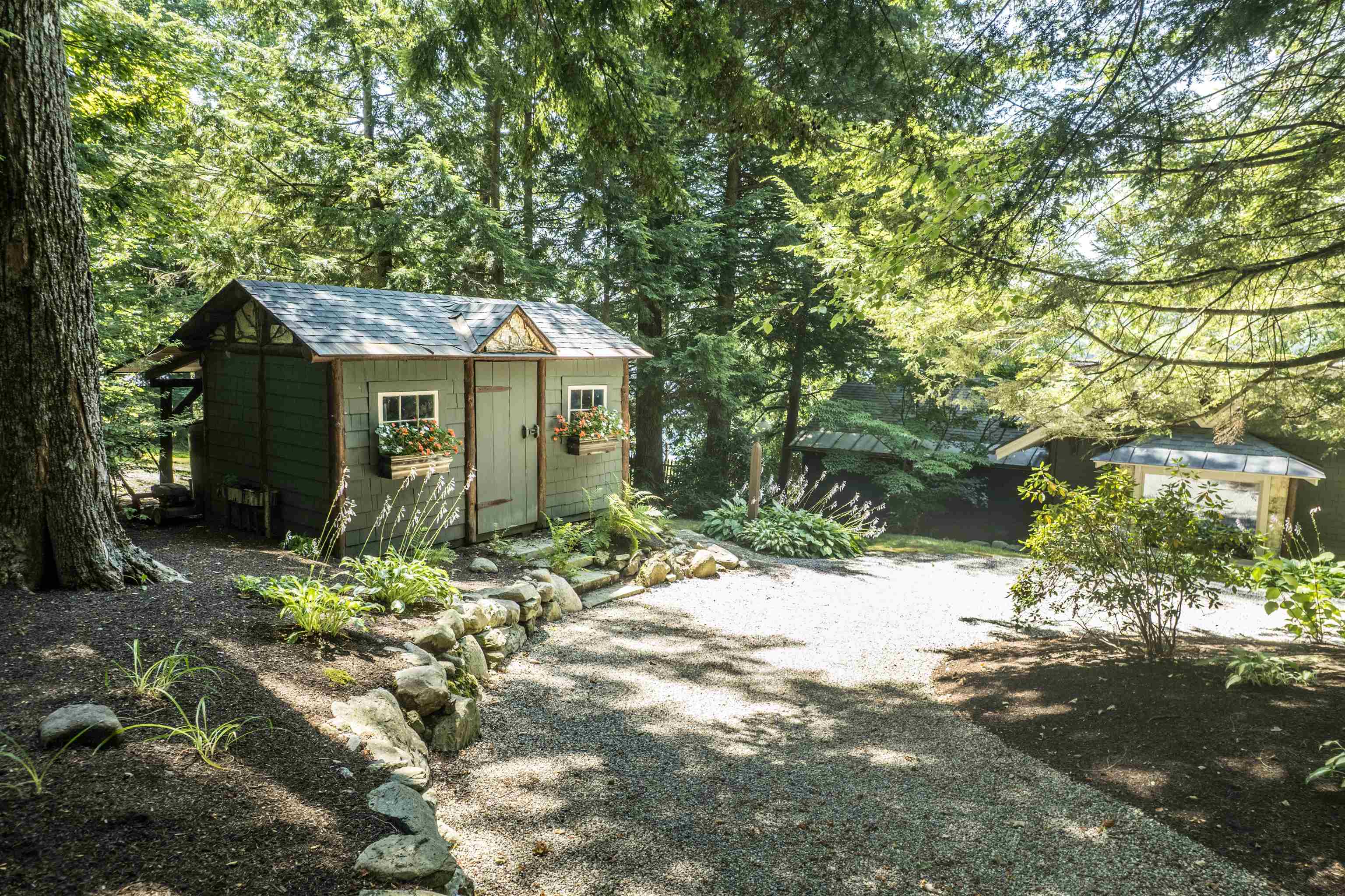 289 Ledgemere Point Property Photo 7