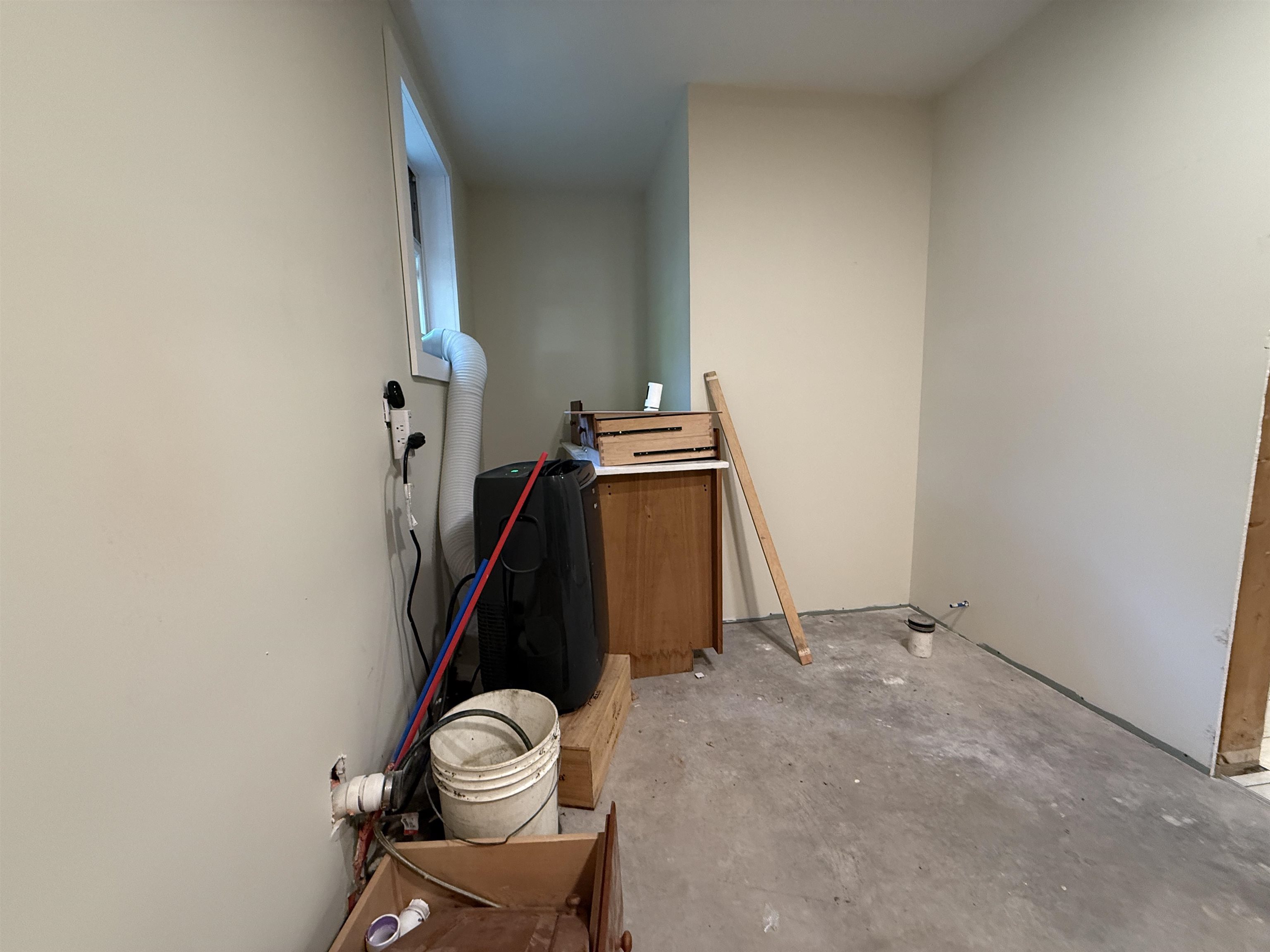 10 West Hill Street Property Photo 17