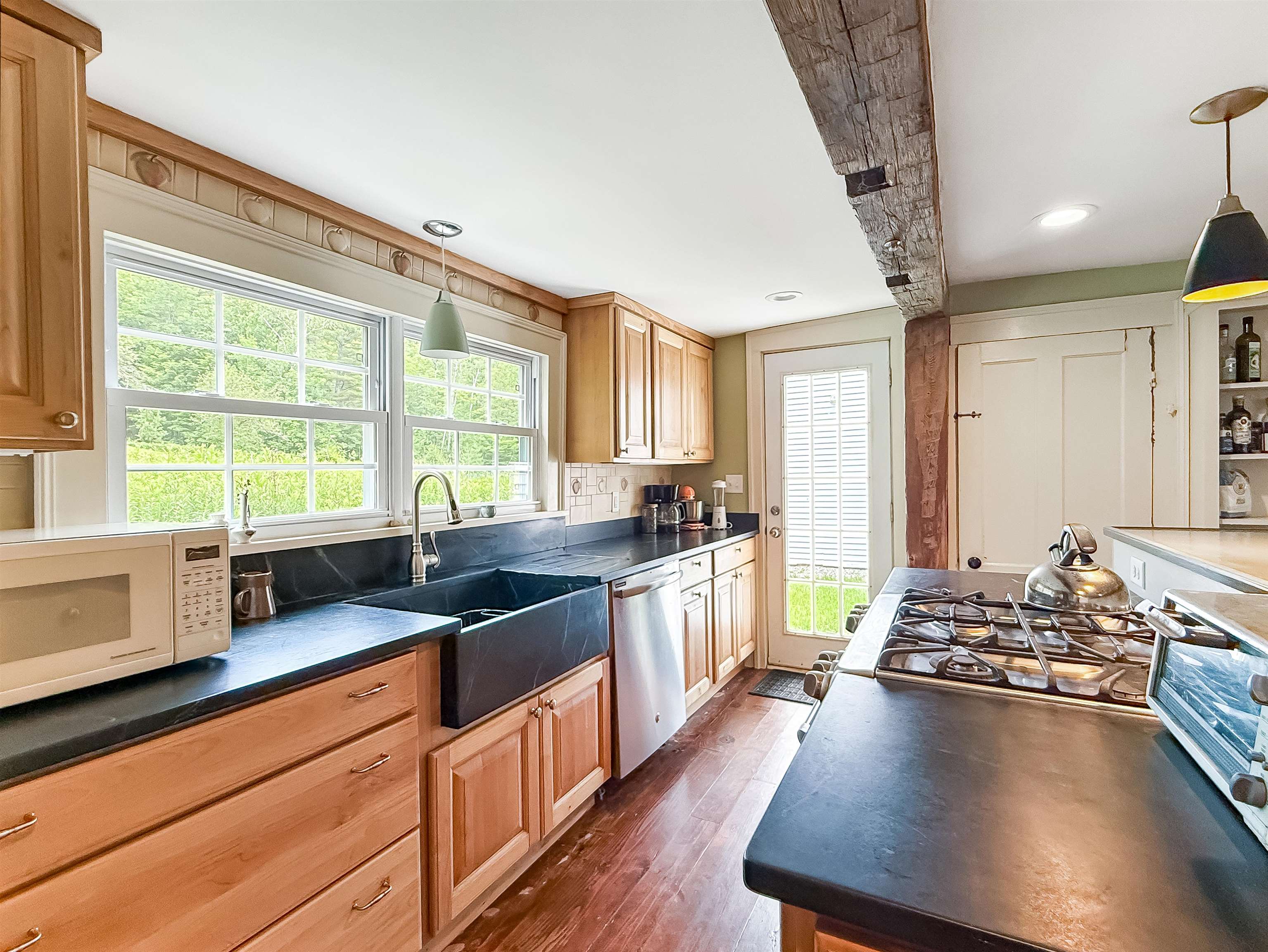 596 Four Chimneys Road Property Photo 6