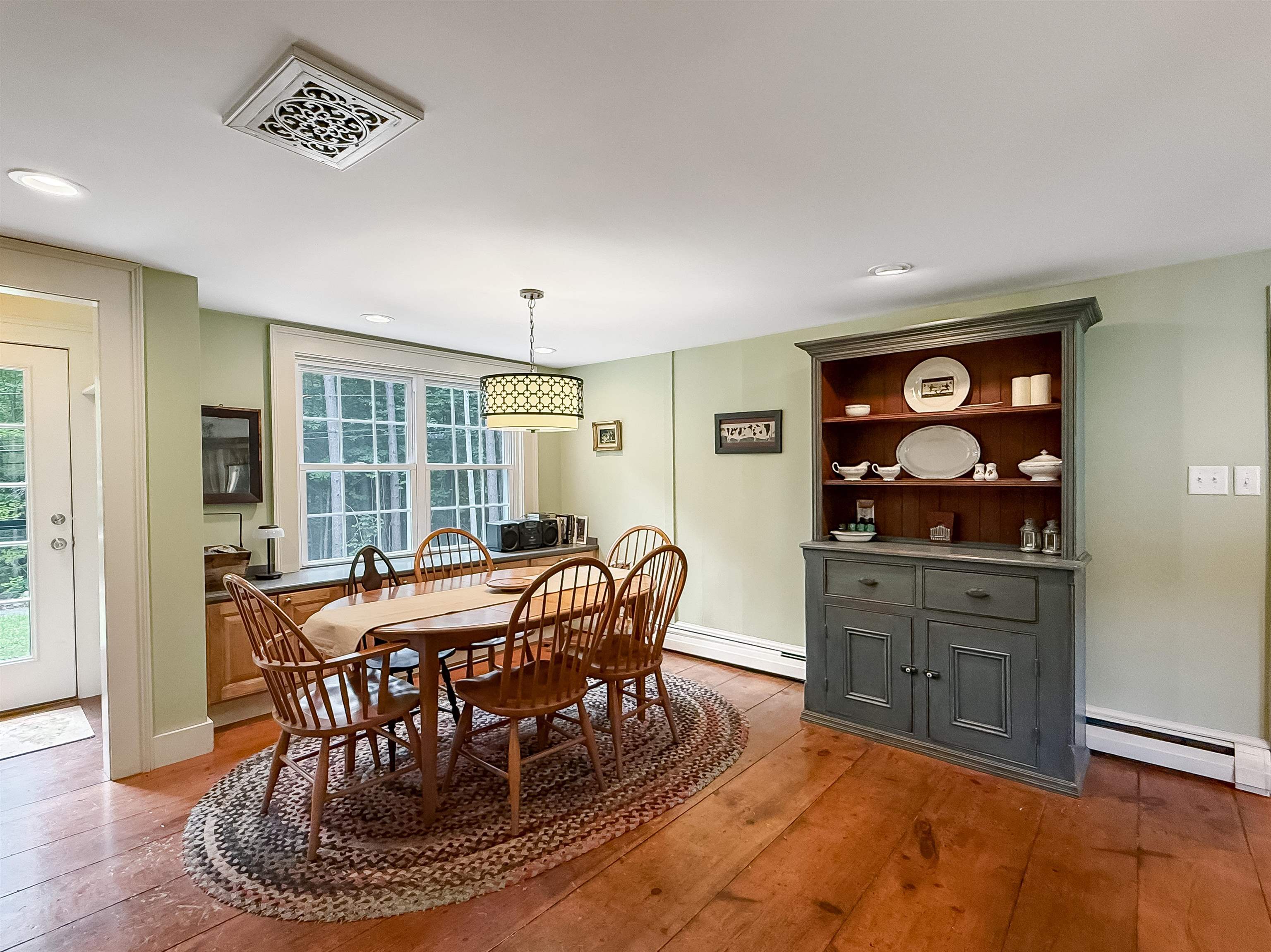 596 Four Chimneys Road Property Photo 8