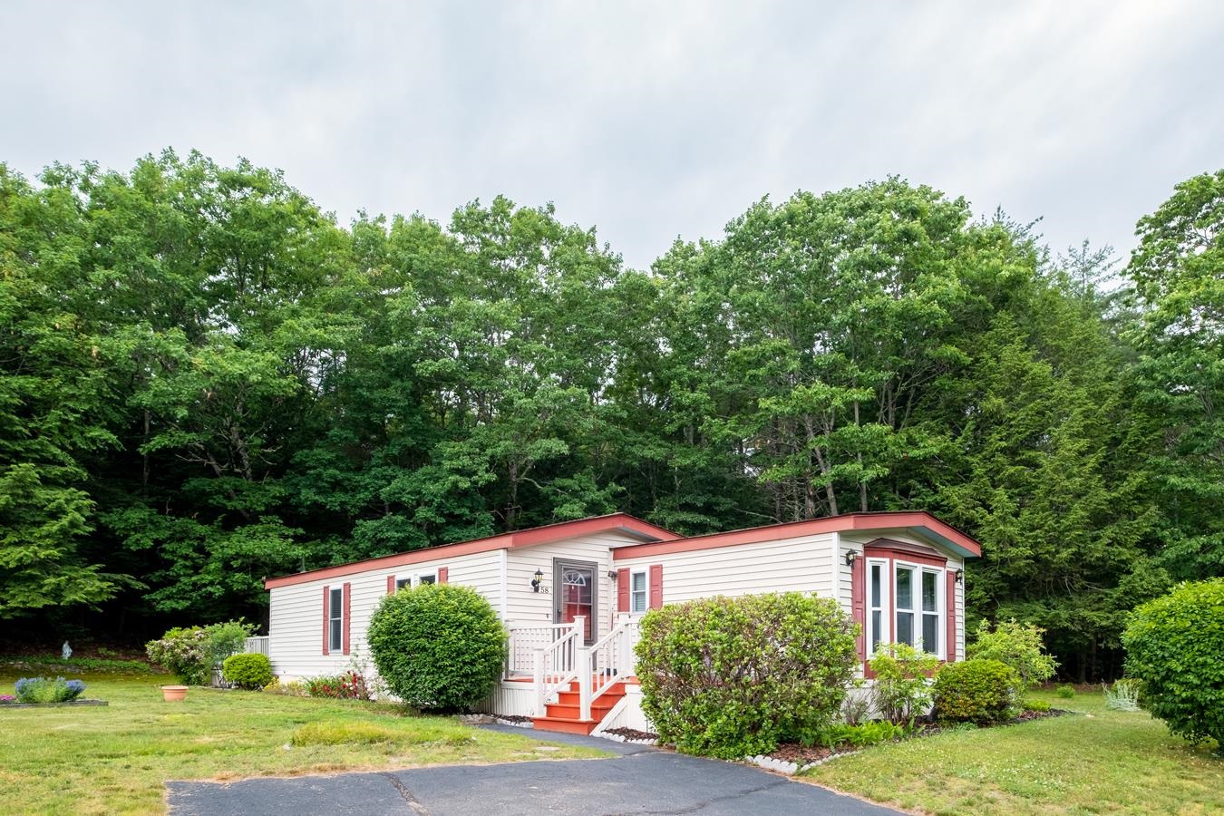 58 Monadnock Drive Property Photo 5