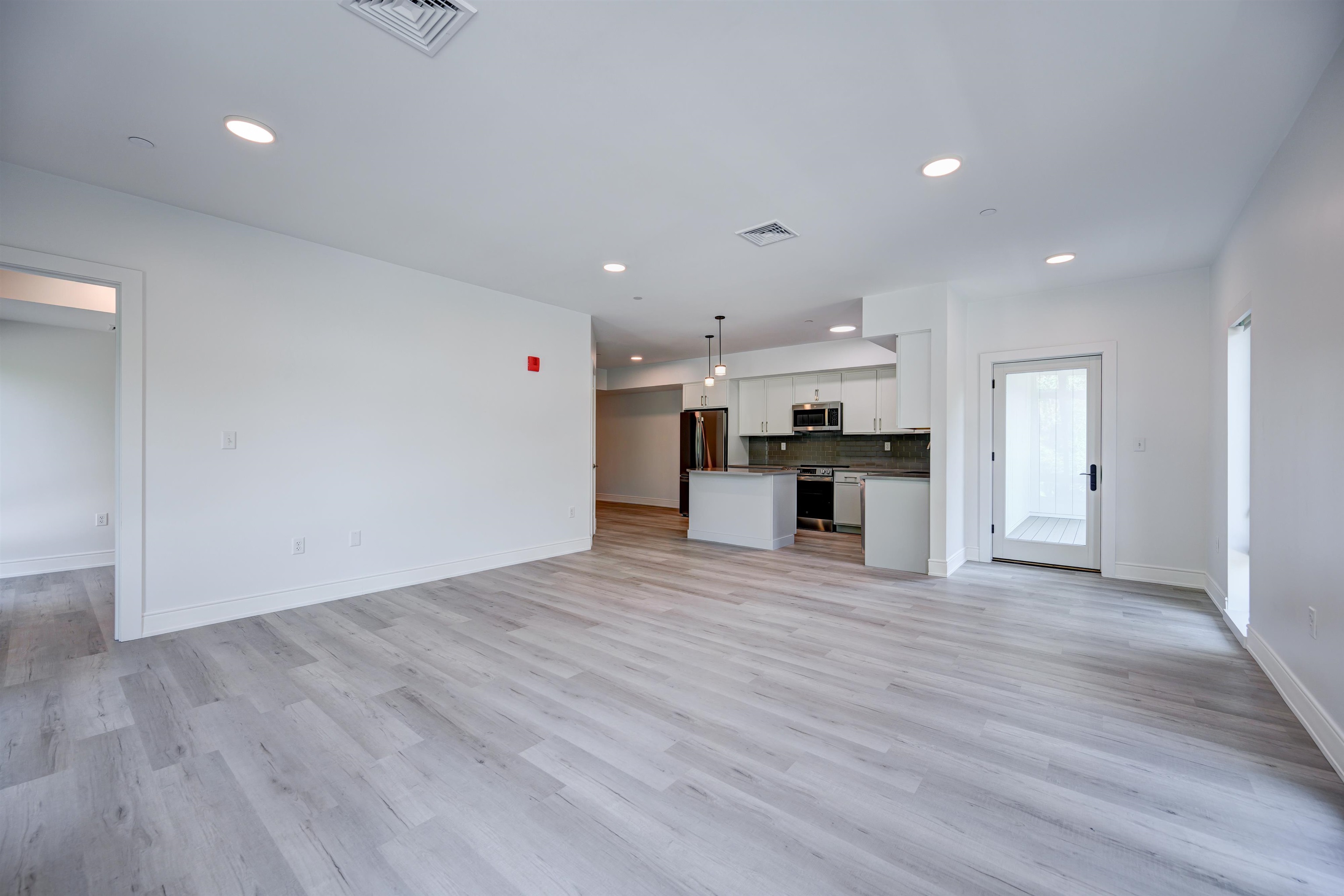 2059 Lafayette Road Property Photo 6
