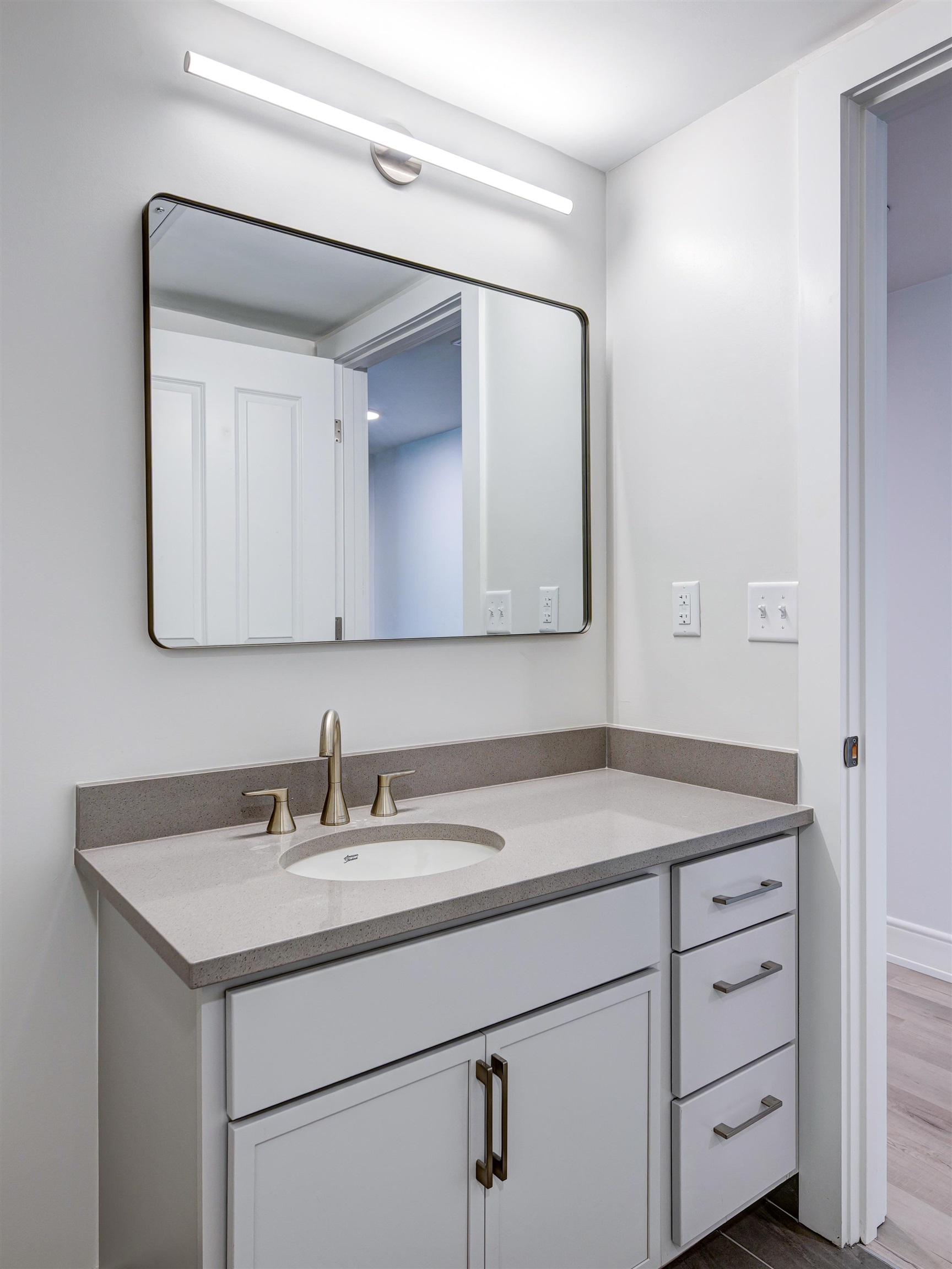 2059 Lafayette Road Property Photo 6