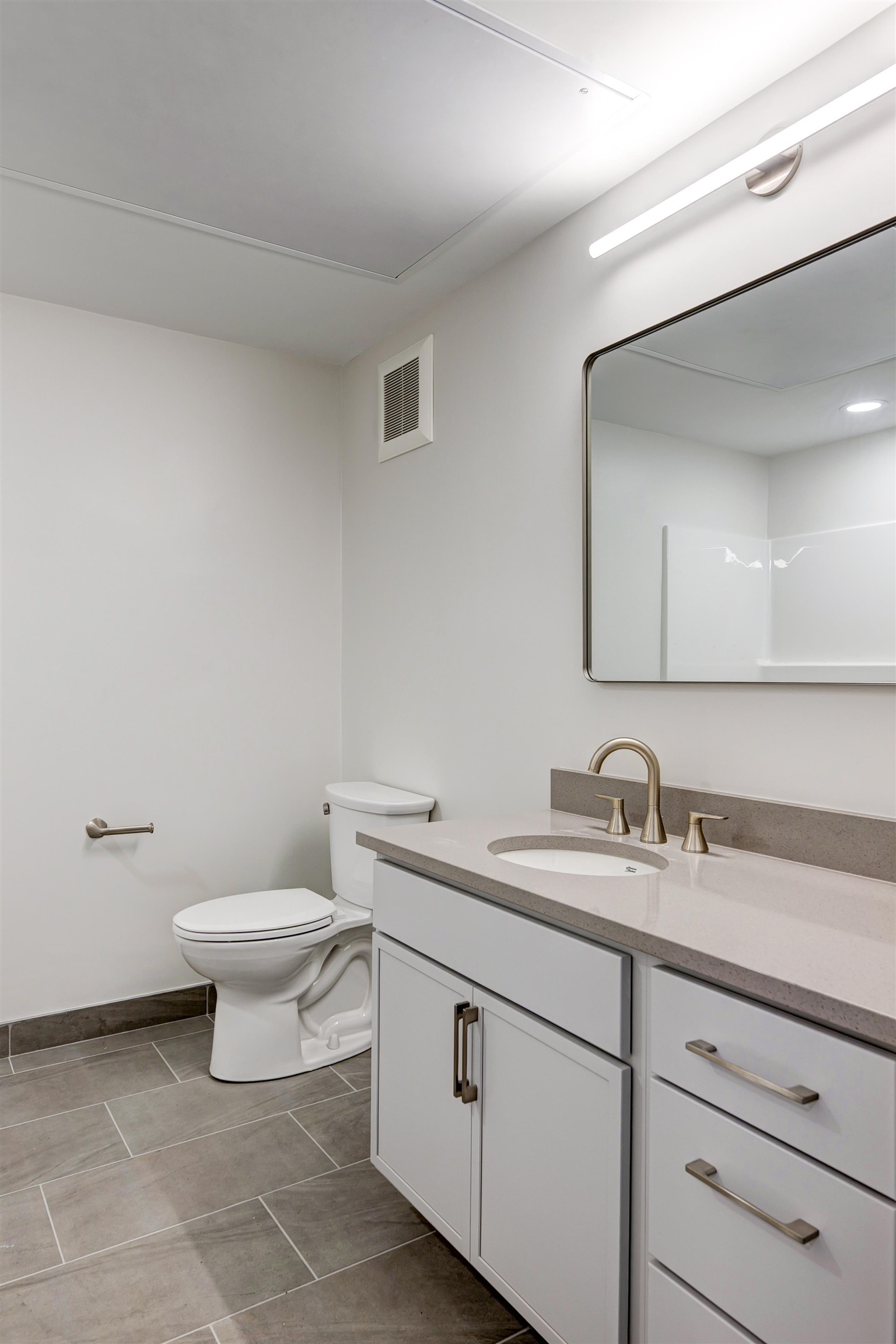 2059 Lafayette Road Property Photo 7