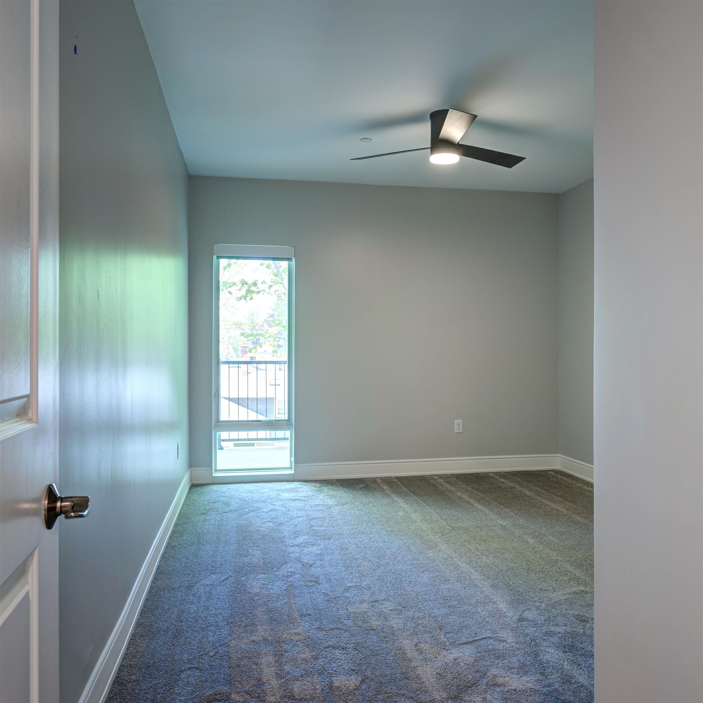 2059 Lafayette Road Property Photo 10